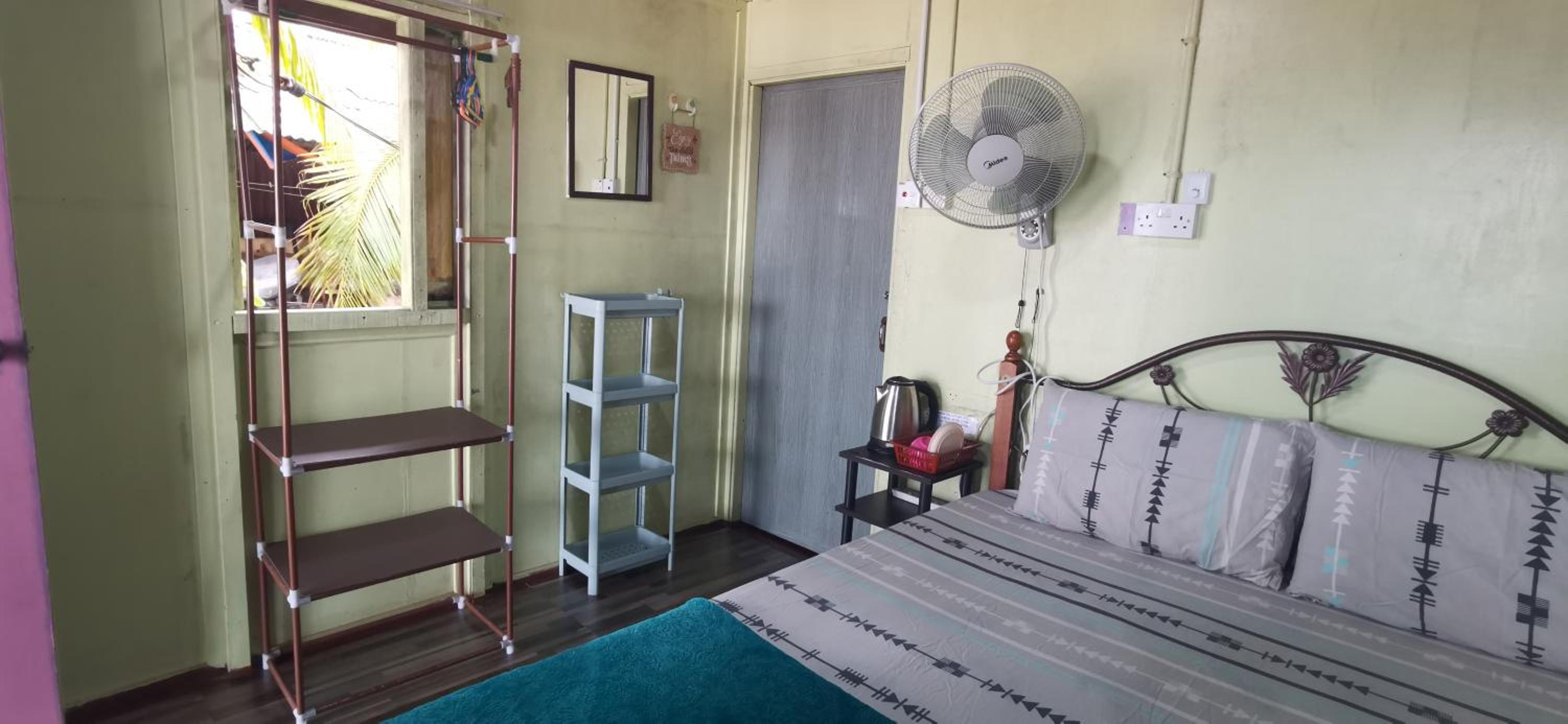 Standard Queen Room