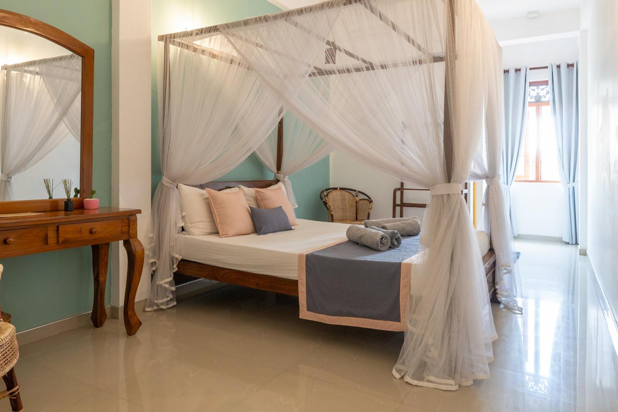 Standard Queen Room photo 1