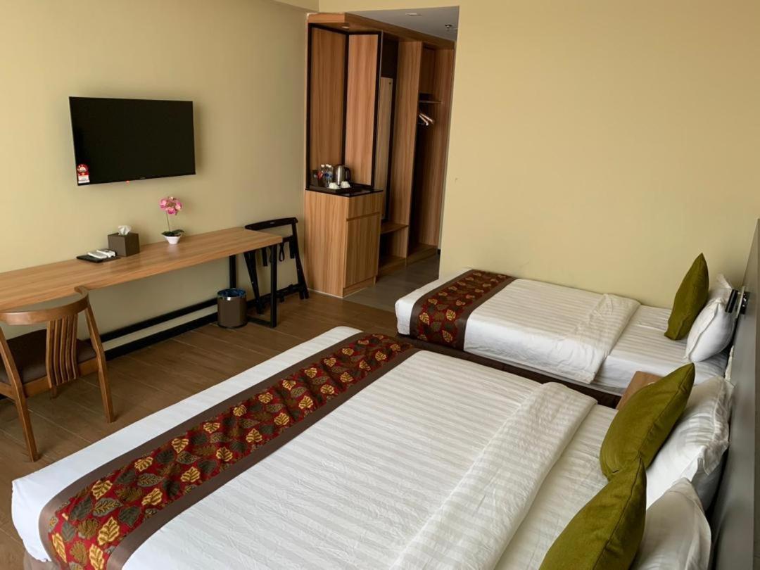 Deluxe Double or Twin Room with Balcony photo 2