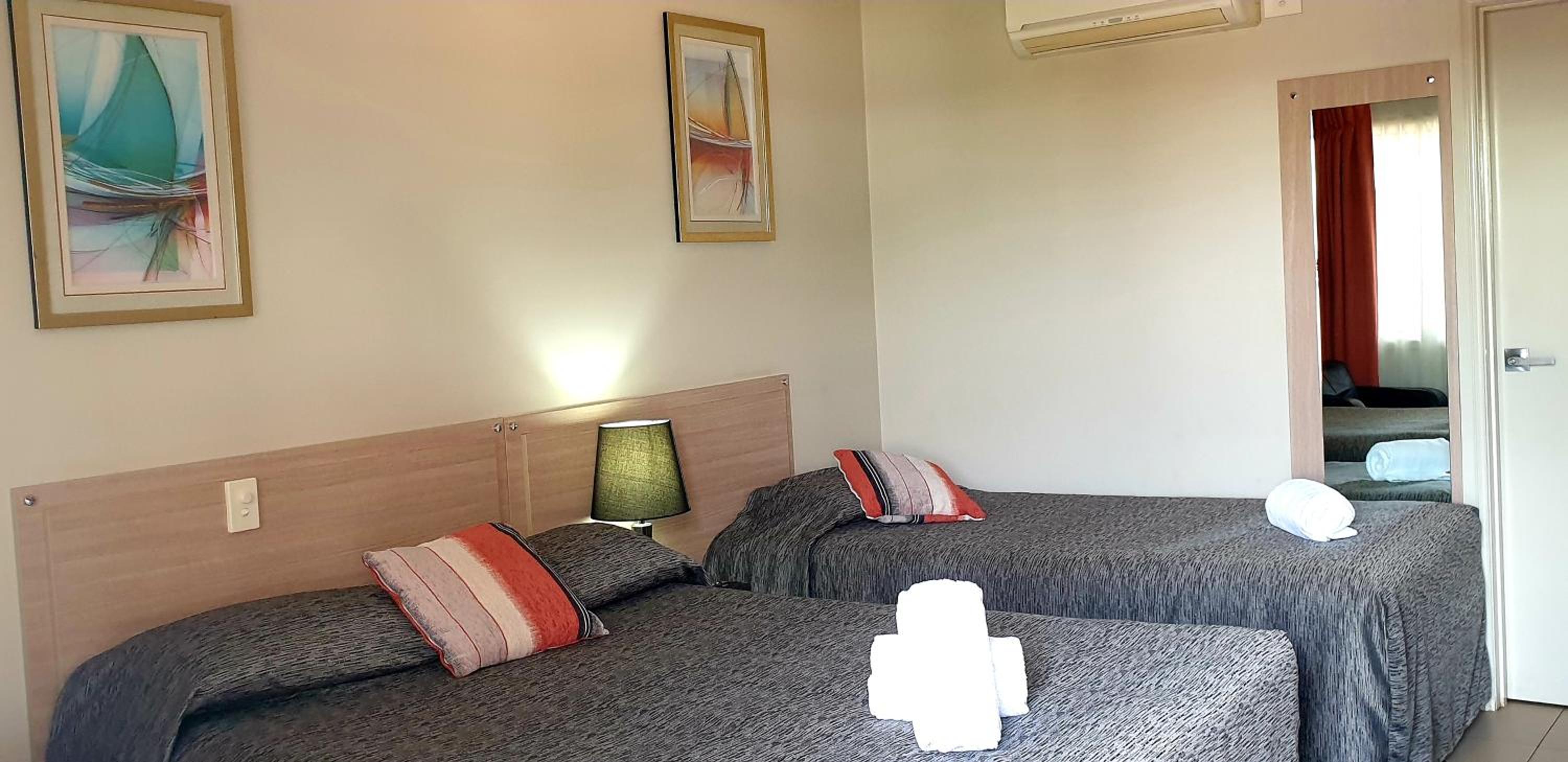 Deluxe Twin Room photo 2