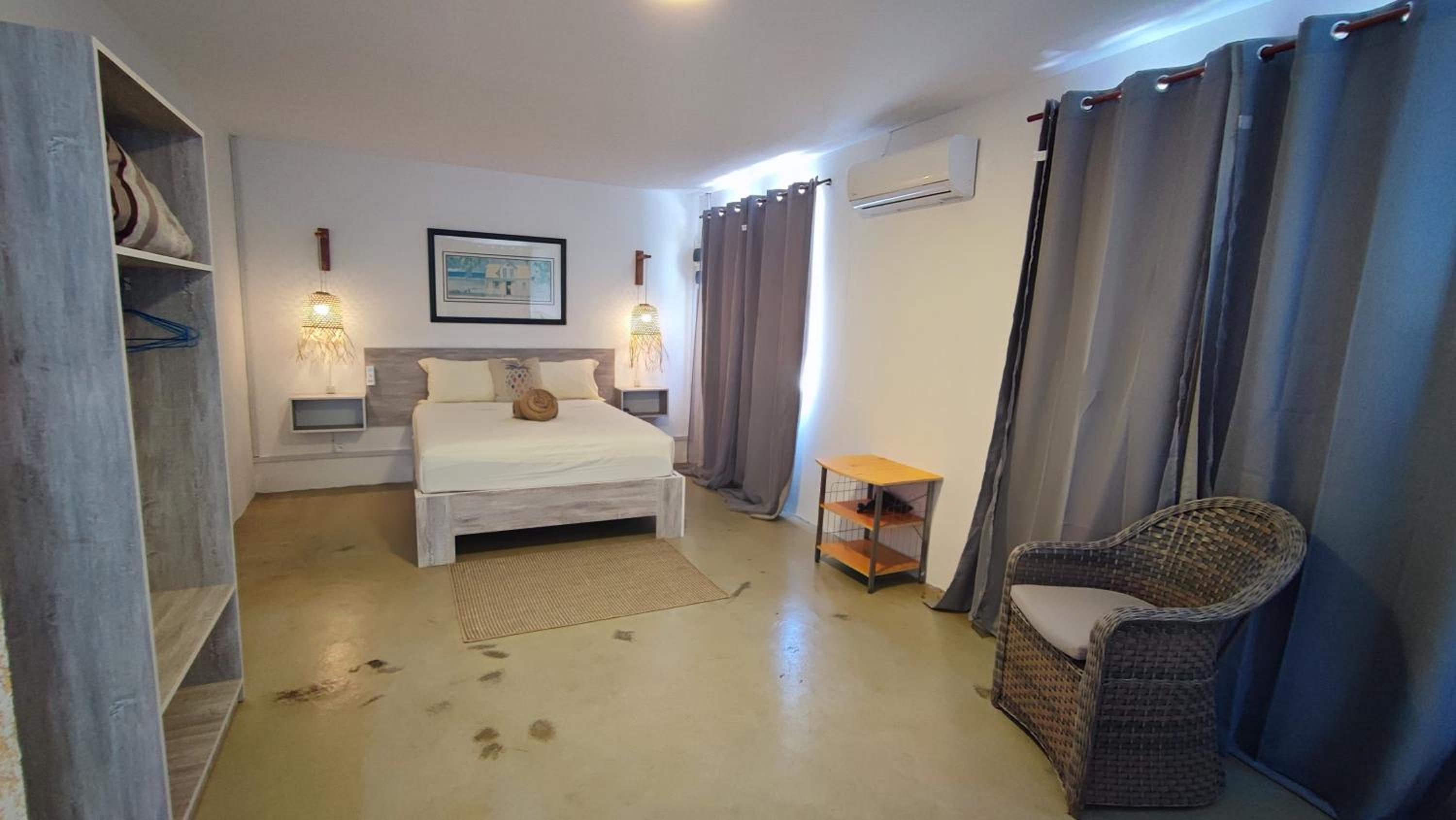 Family Room with Balcony - Photo 3