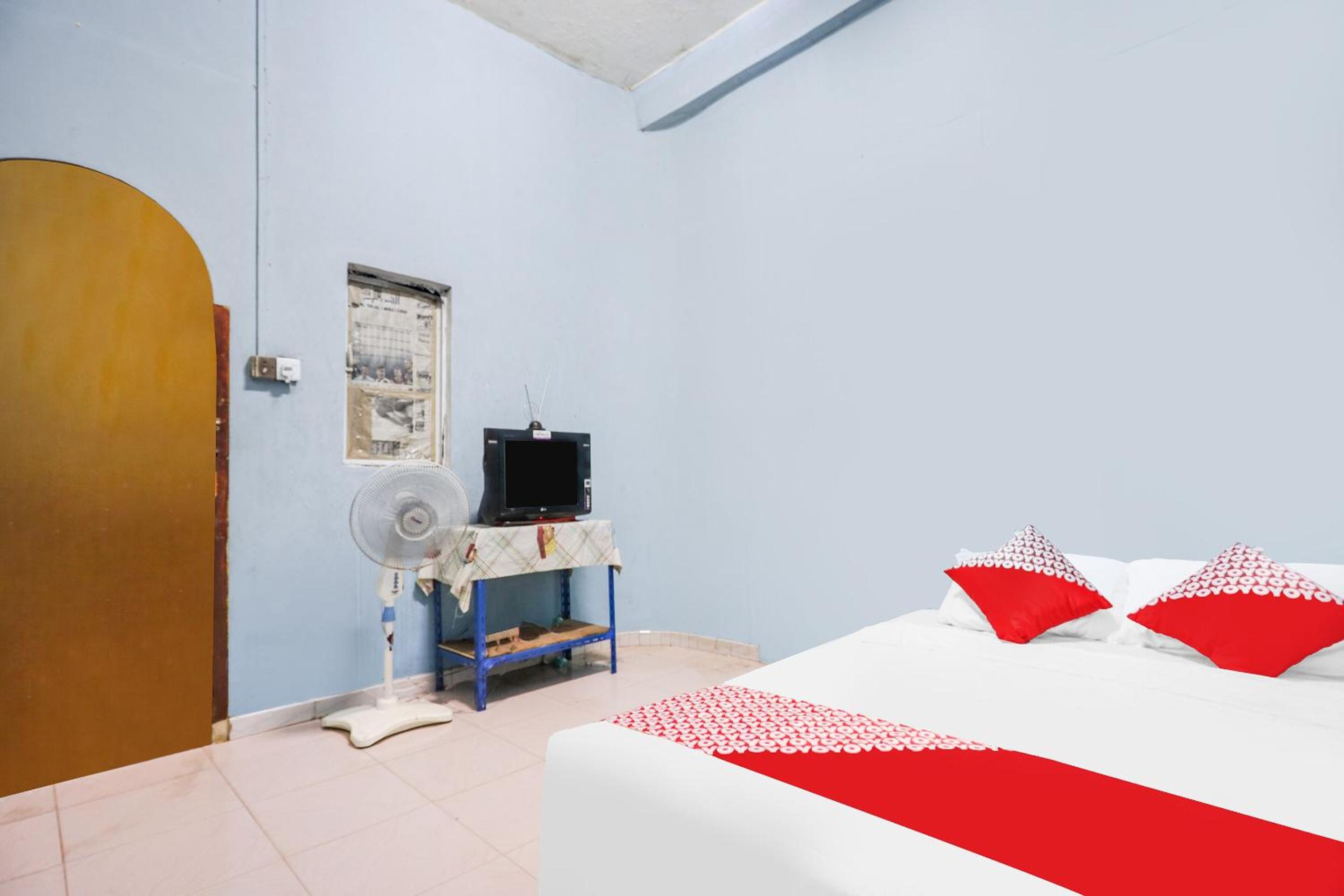 Budget Double Room - Photo 5