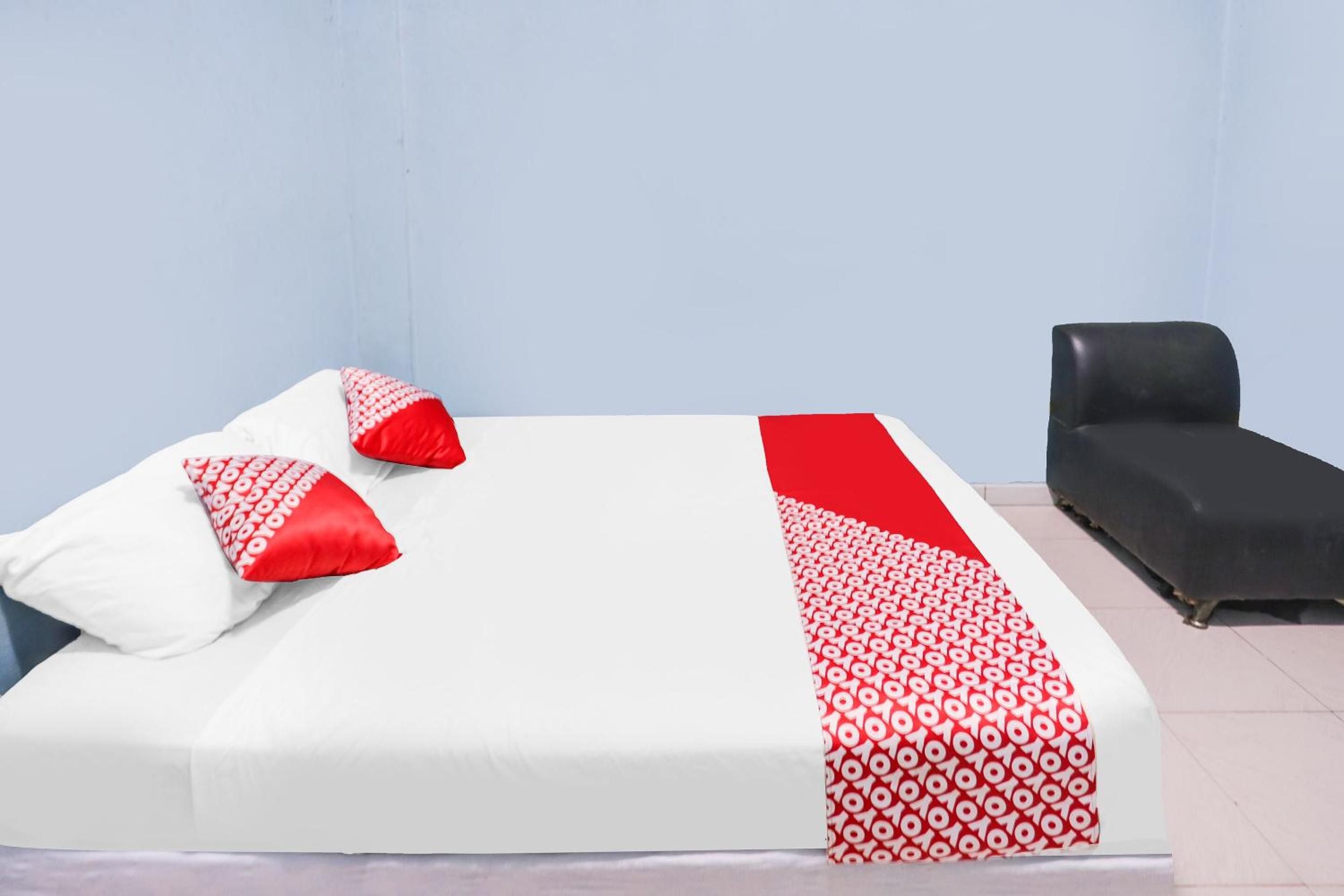 Budget Double Room - Photo 7
