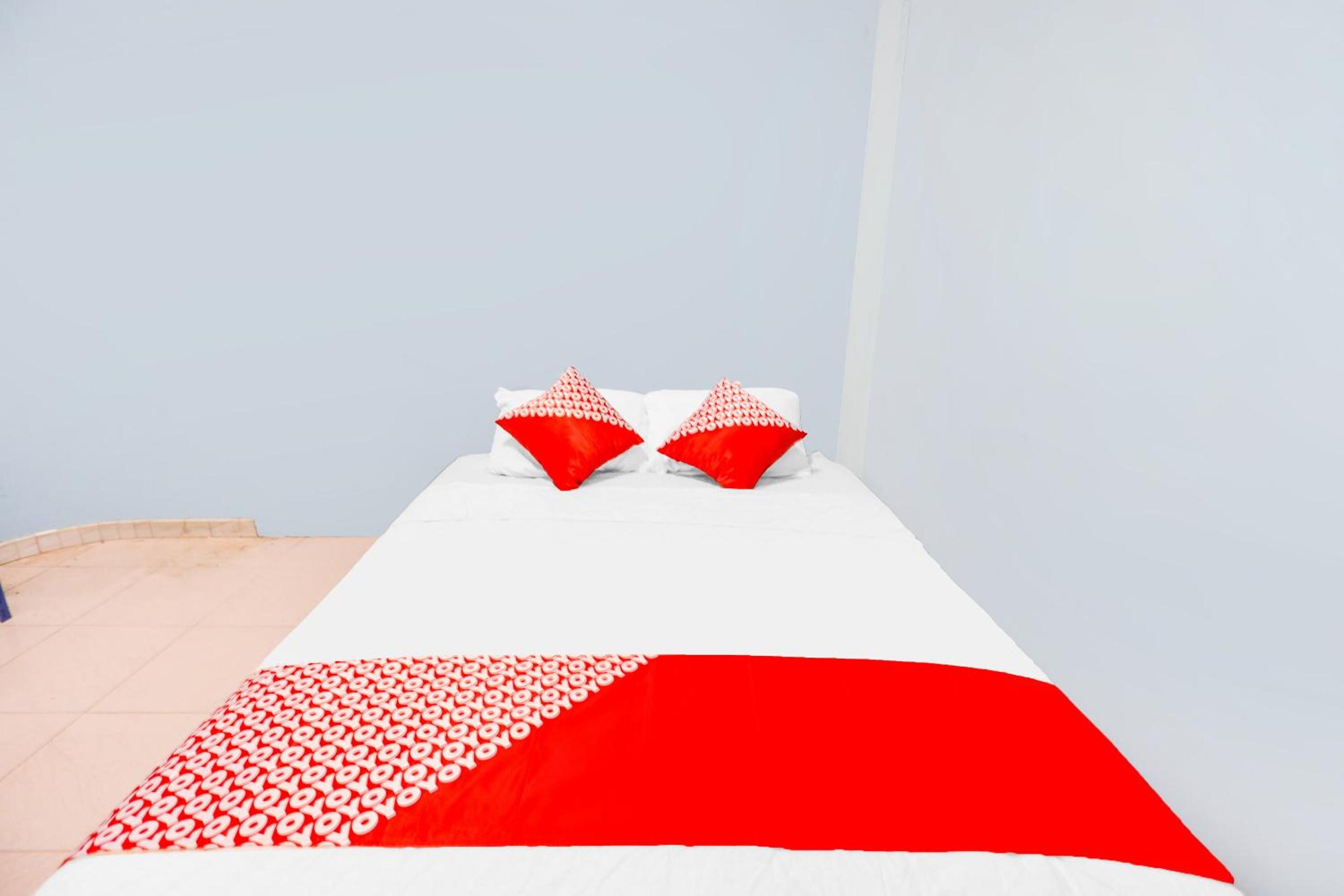 Budget Double Room - Photo 6