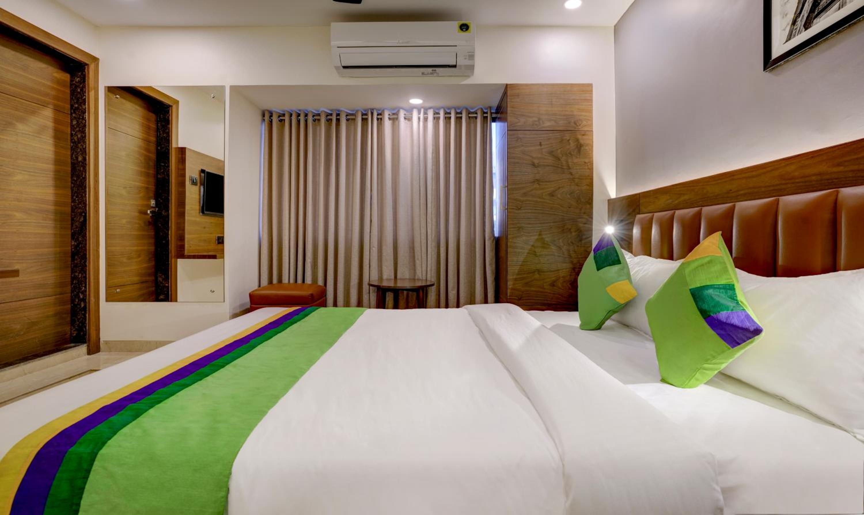 Standard Double Room - Photo 10