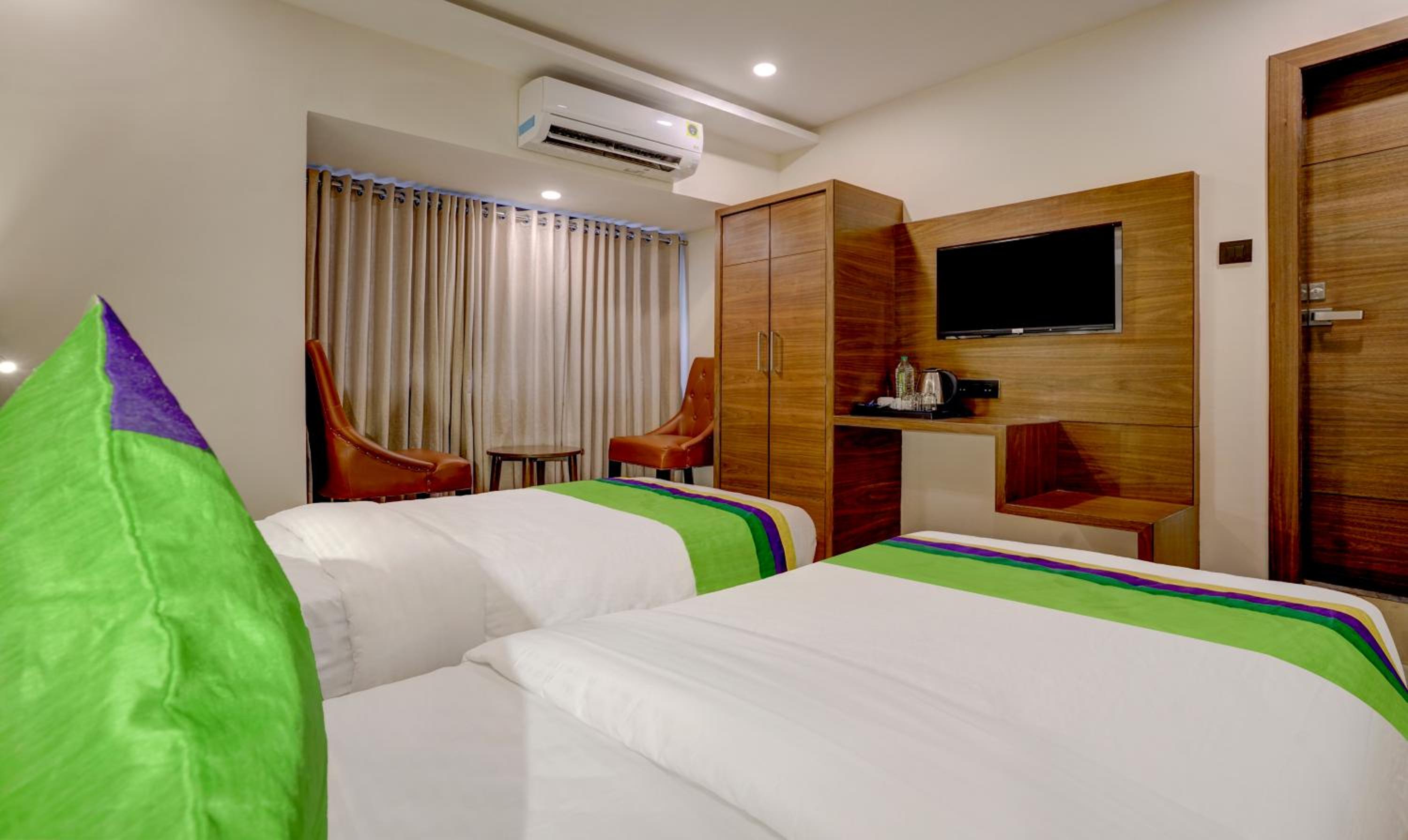 Standard Double Room - Photo 13