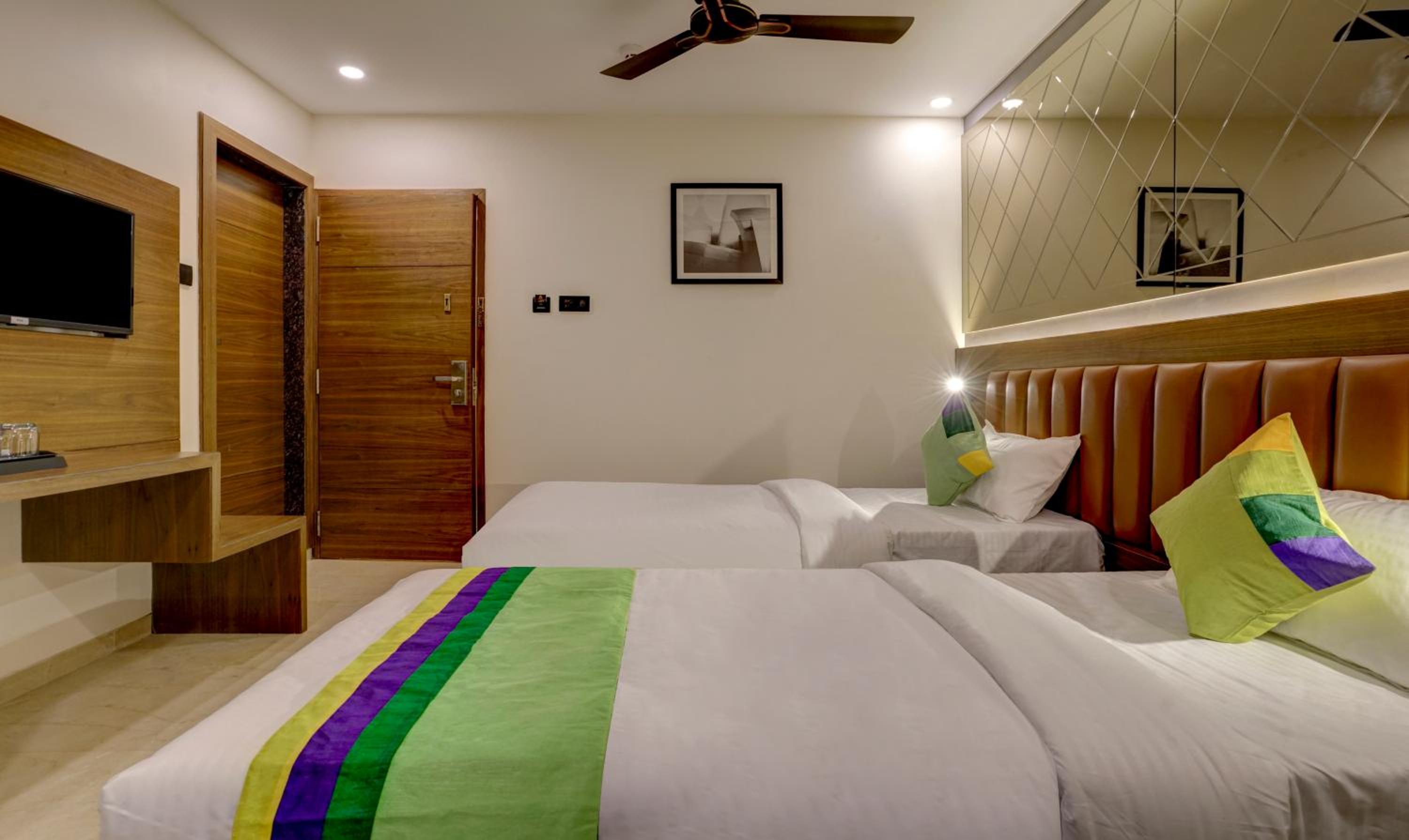 Standard Double Room - Photo 15