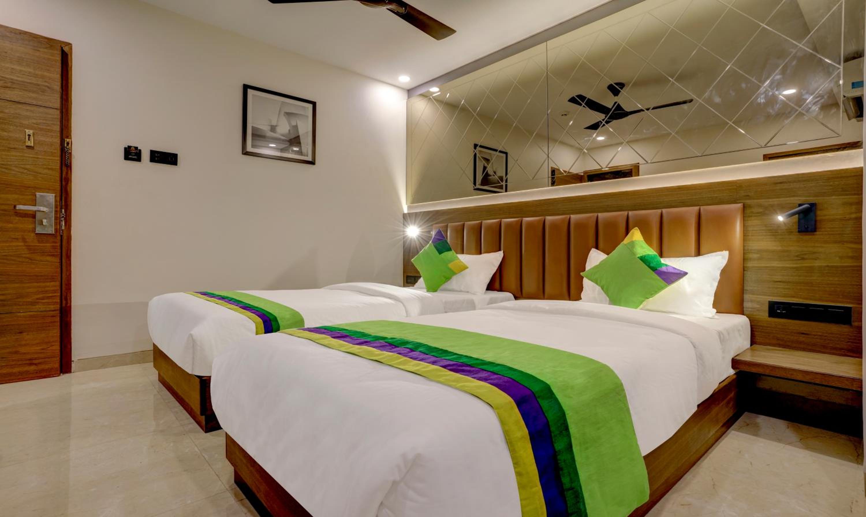 Standard Double Room - Photo 8