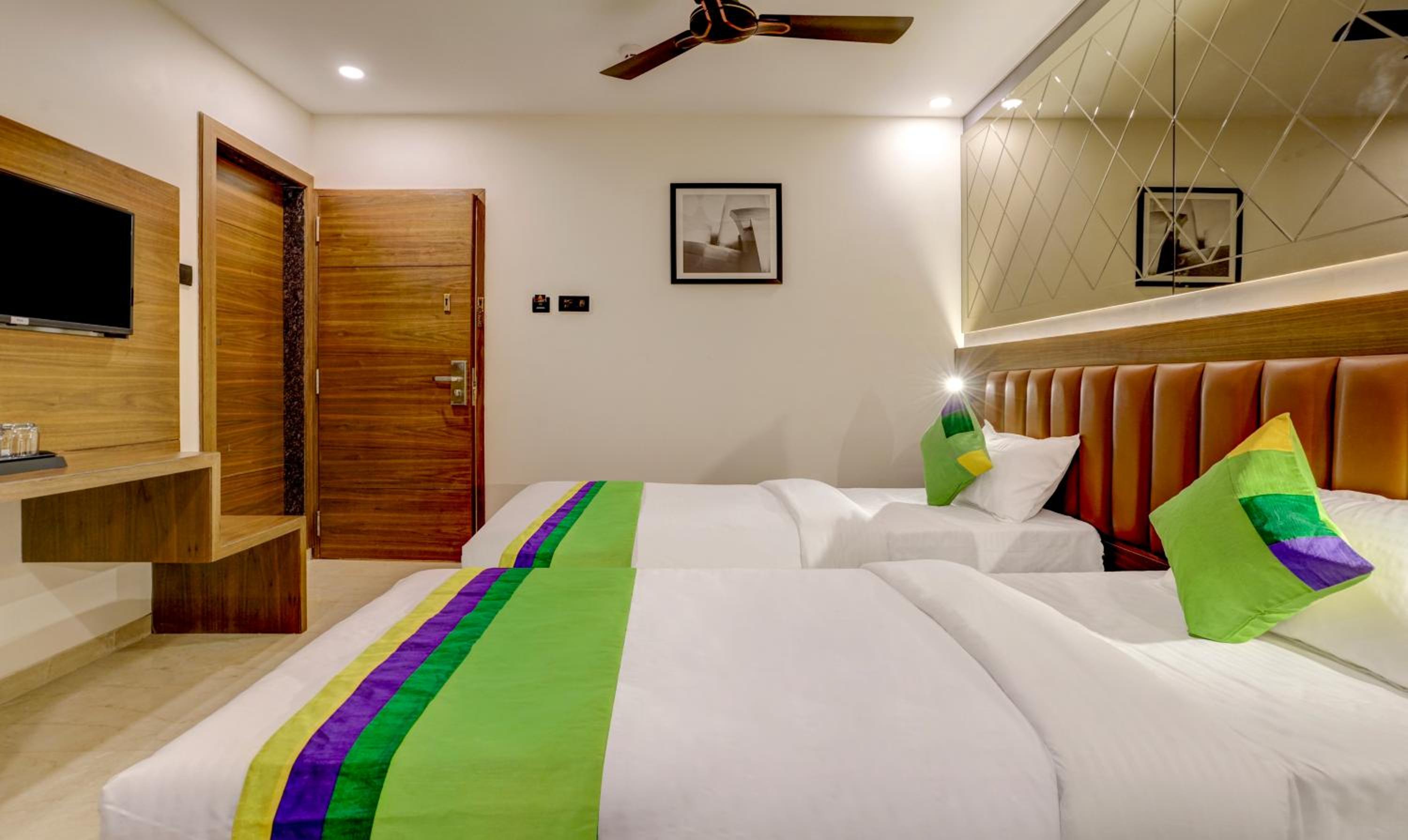 Standard Double Room - Photo 17