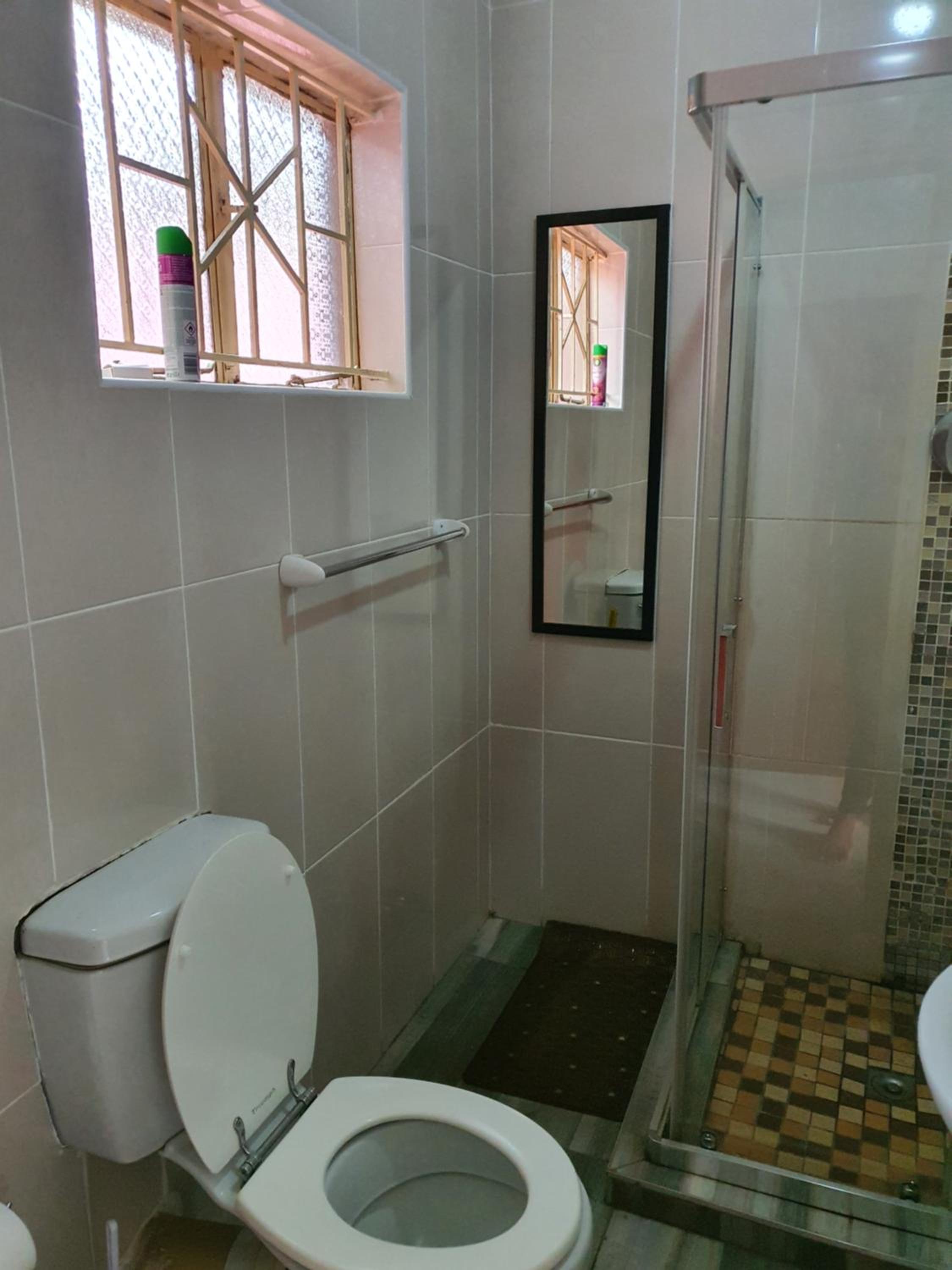 Standard Twin Room - Photo 3