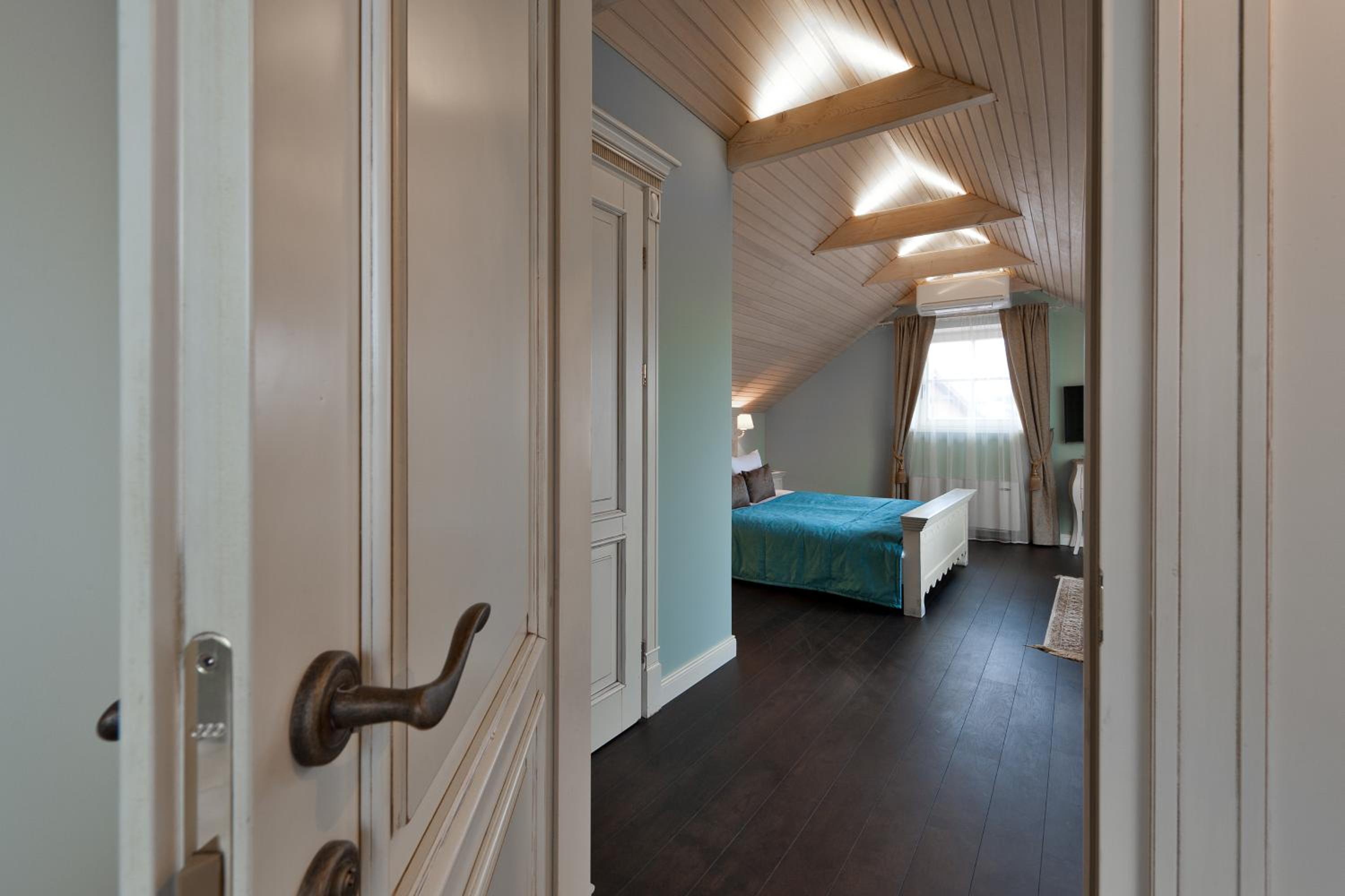 Family Room - Photo 6