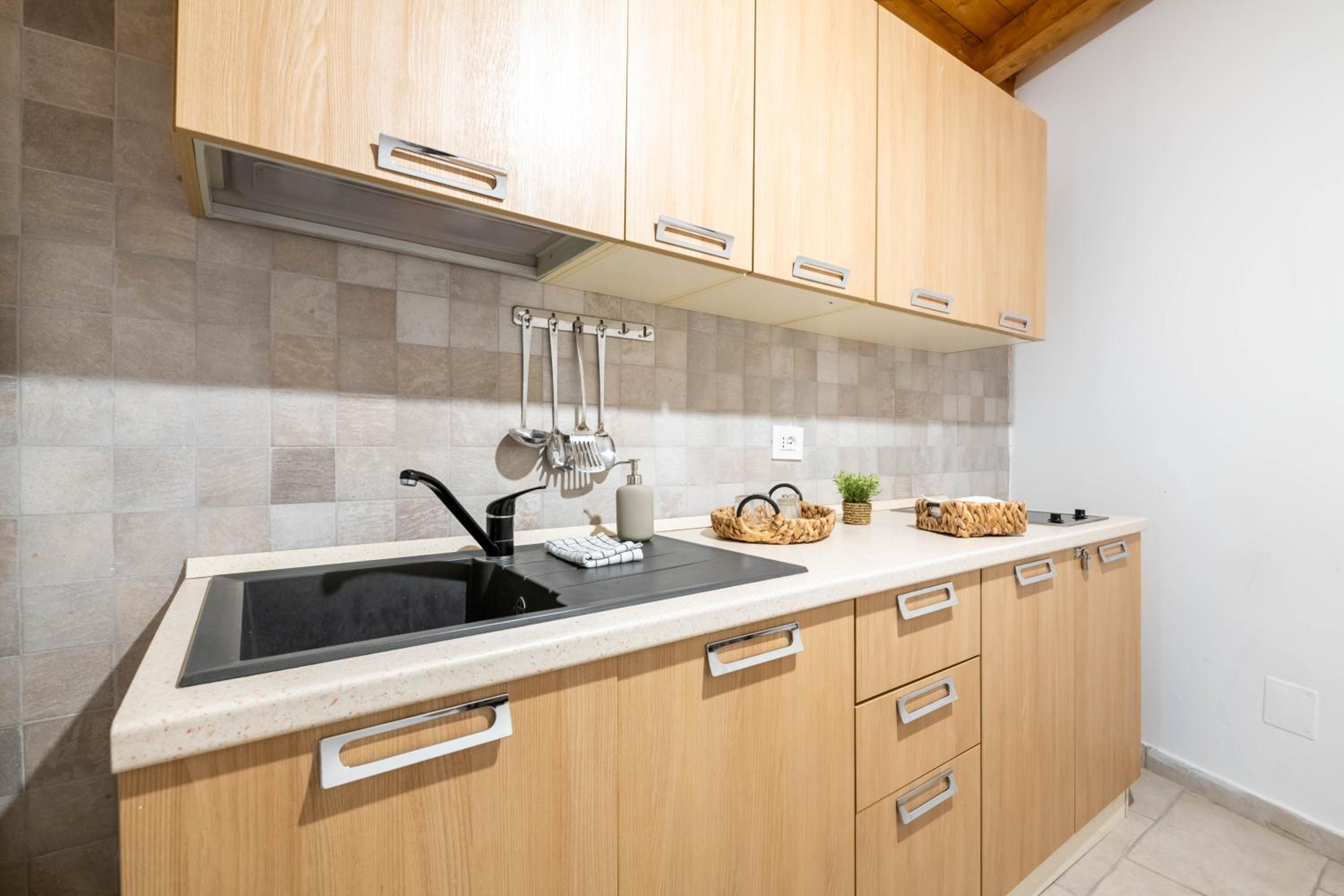 One-Bedroom Apartment - Photo 6
