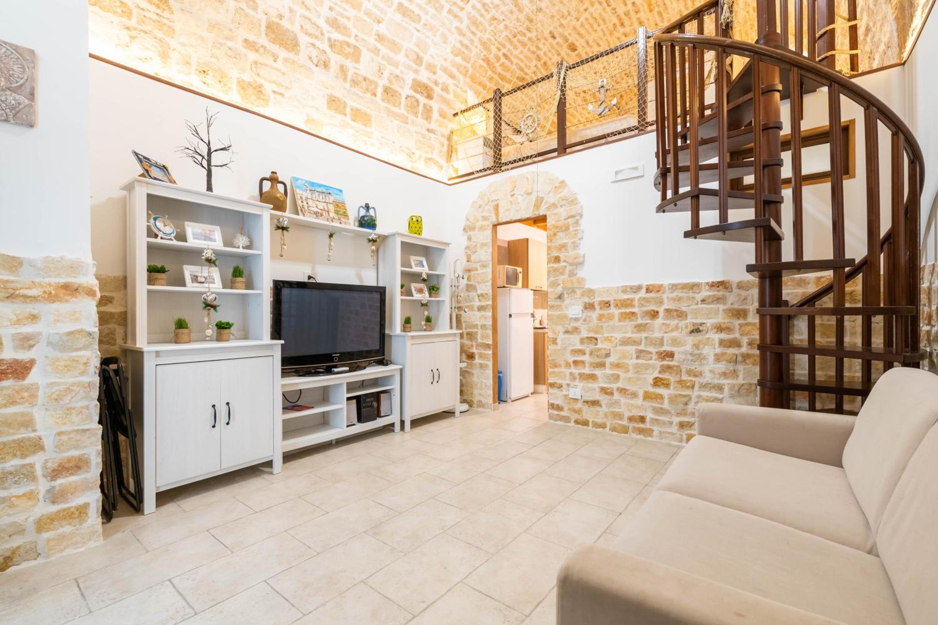 One-Bedroom Apartment - Photo 9