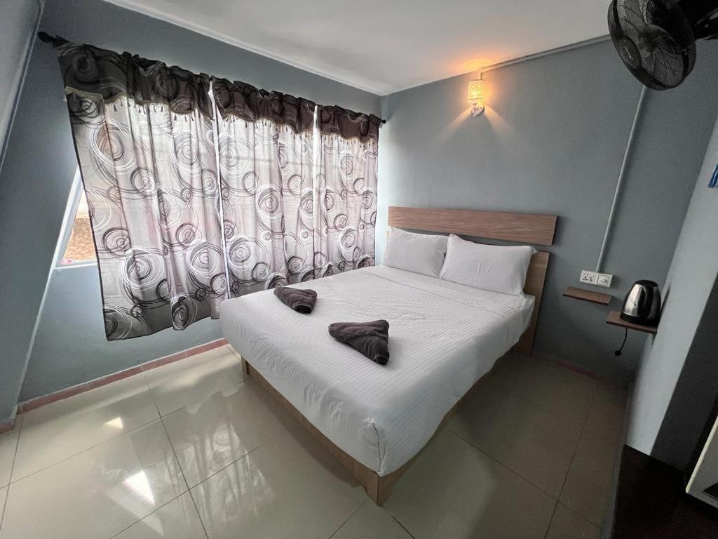 Deluxe Queen Room