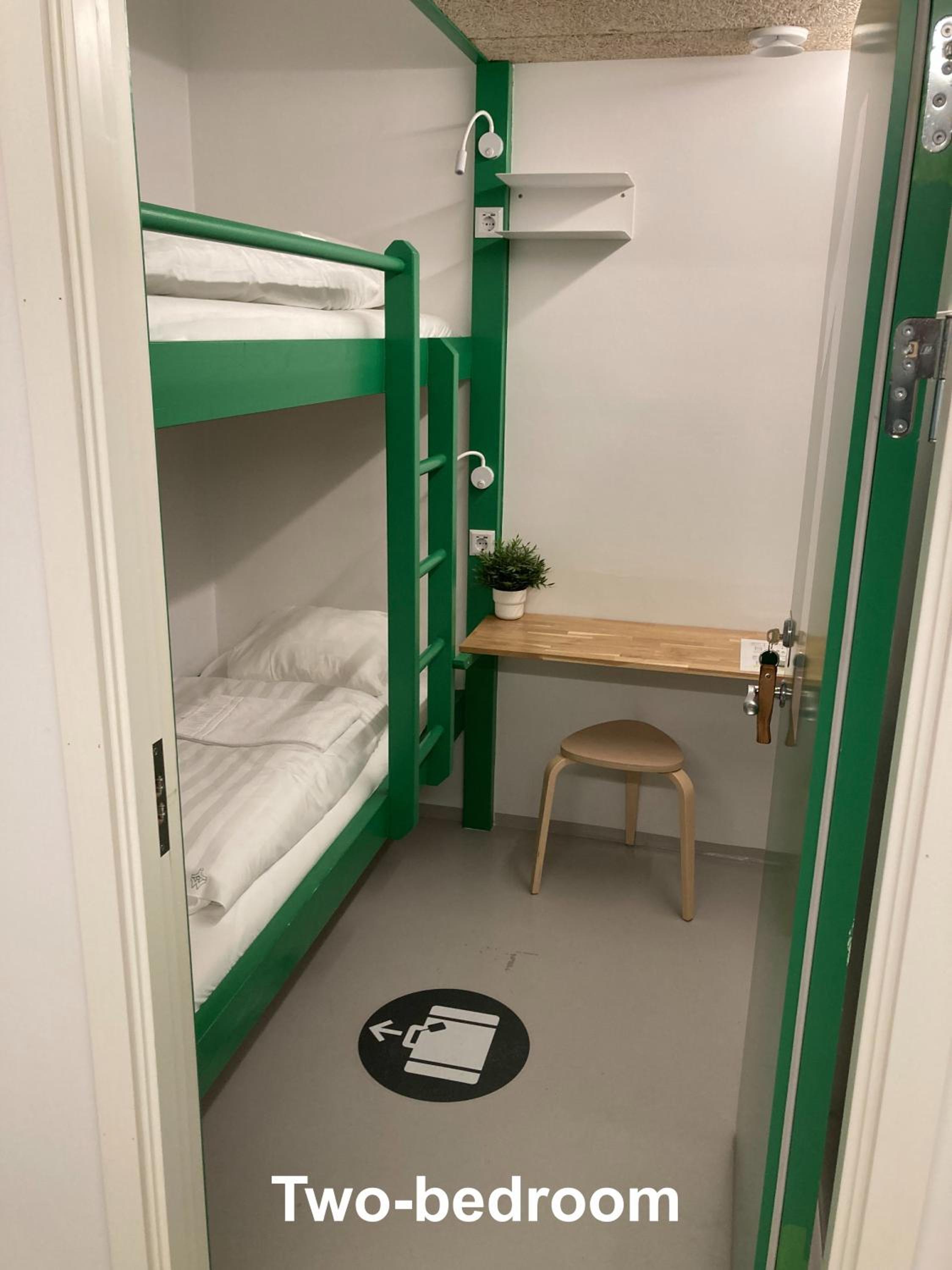 Small Twin Room photo 1