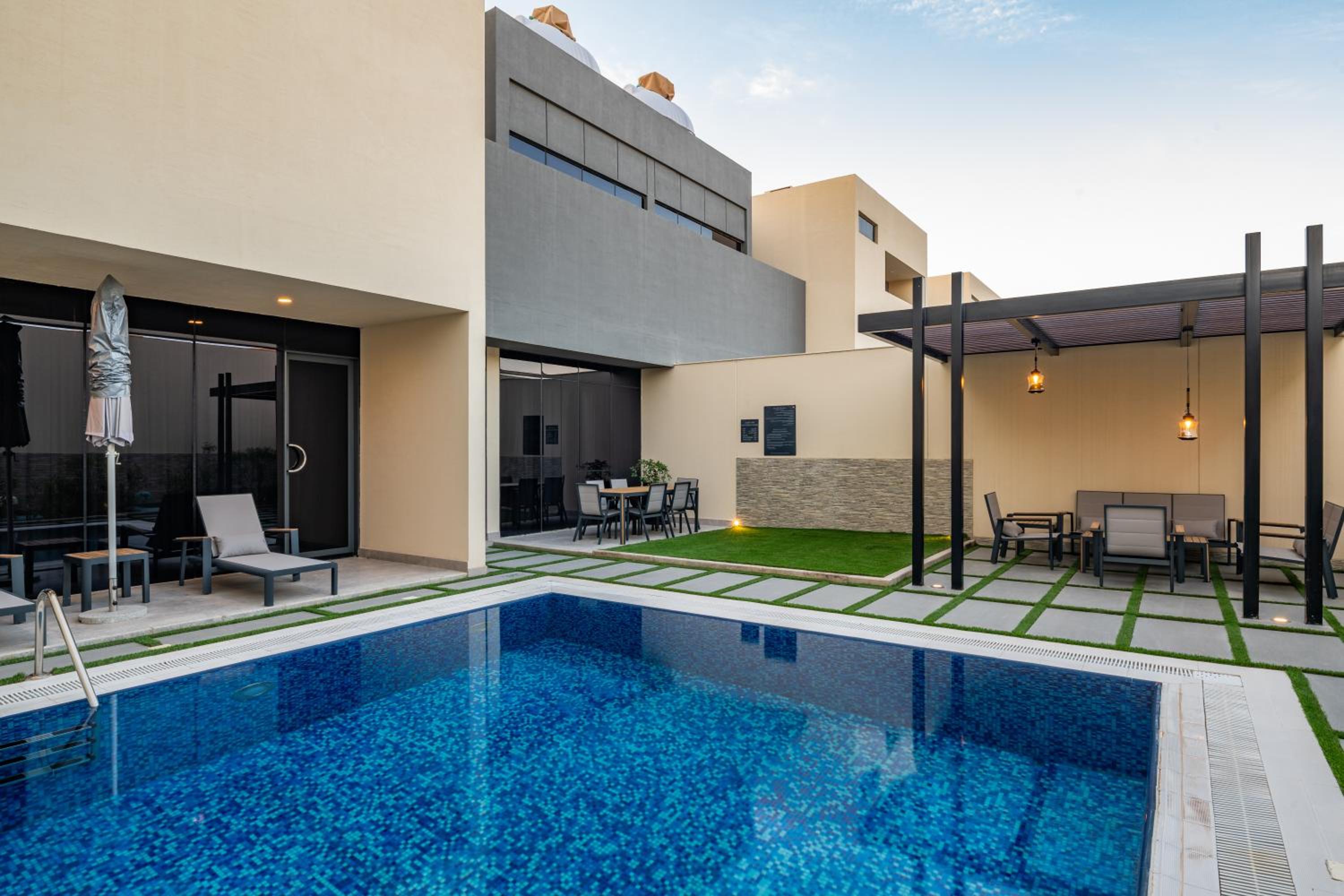 Three-Bedroom Villa - Photo 6