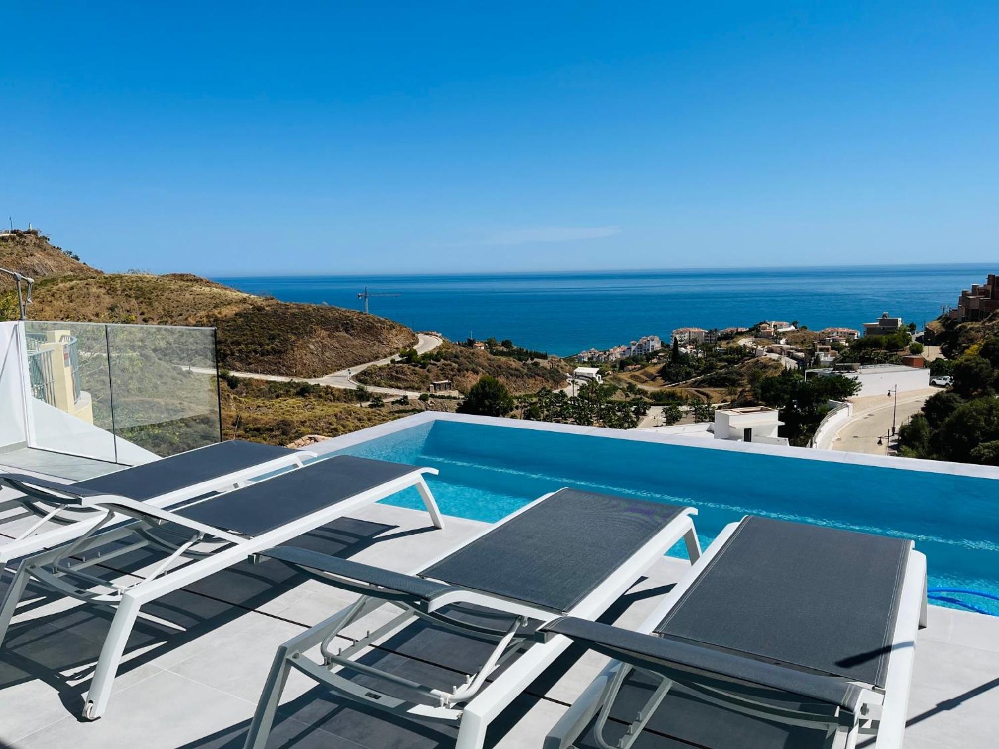 Three-Bedroom Villa photo 3