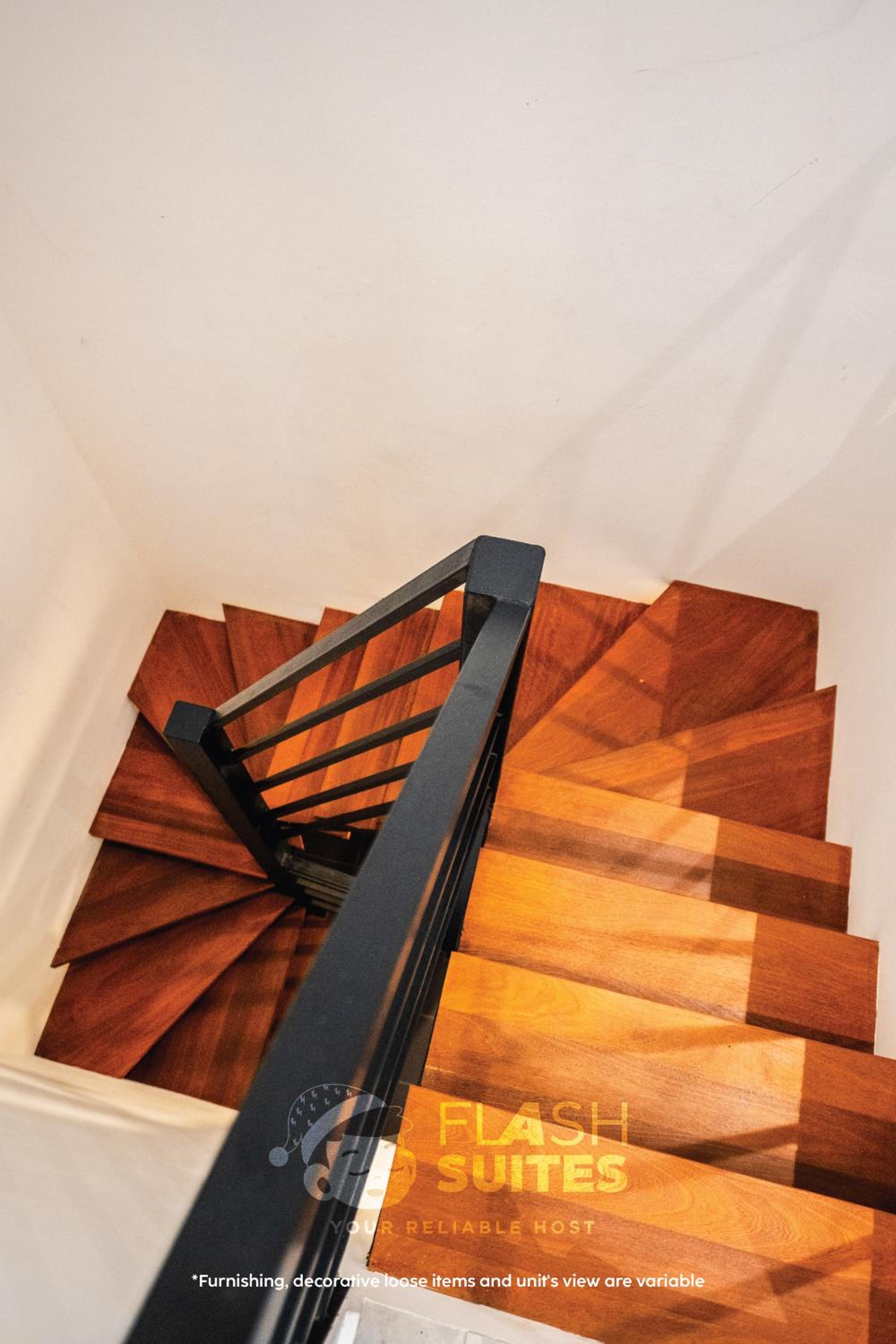 Premium Three-Bedroom Duplex Suite with Balcony - Photo 12