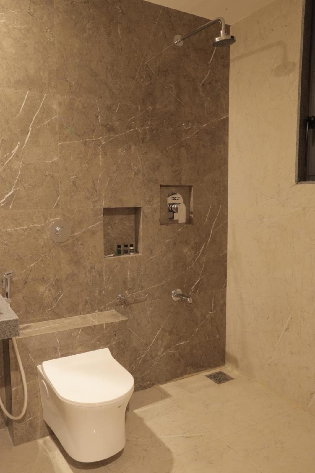 Suite - Photo 5