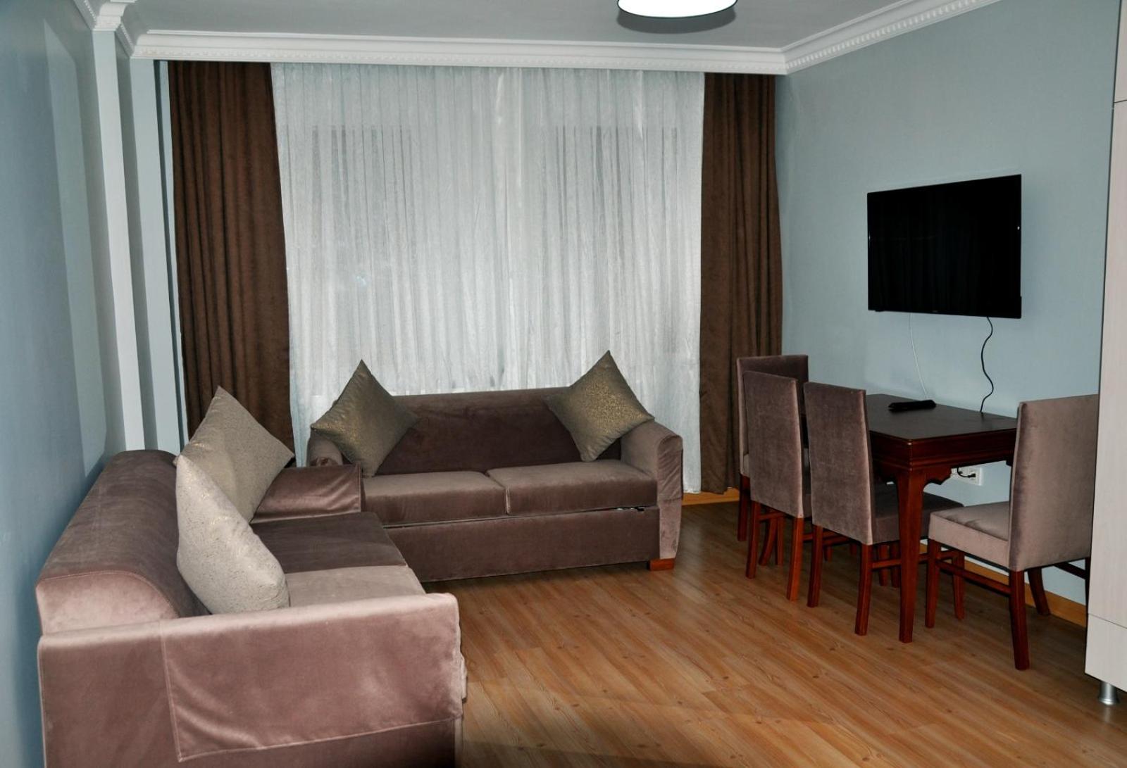 One-Bedroom Apartment photo 2