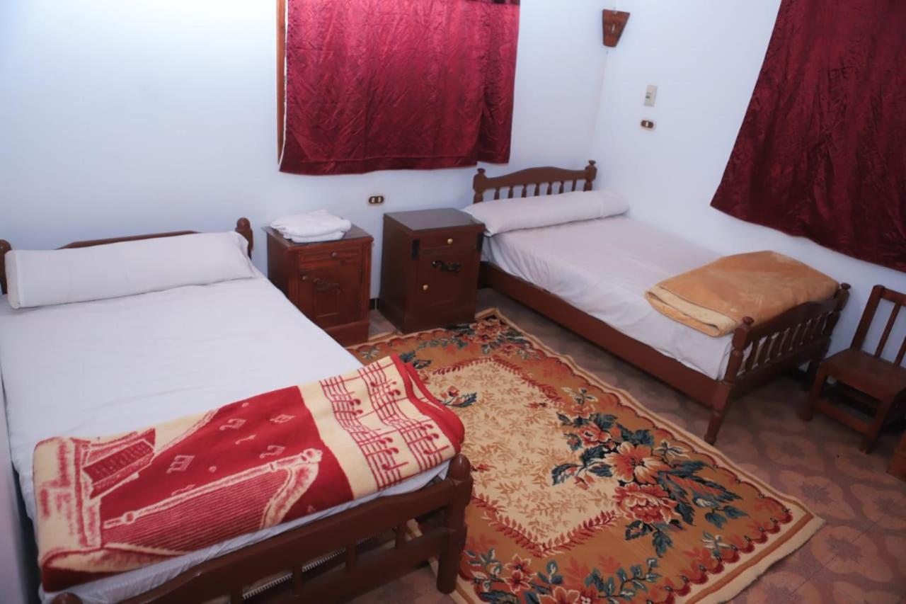 Double or Twin Room with Bathroom - Photo 5