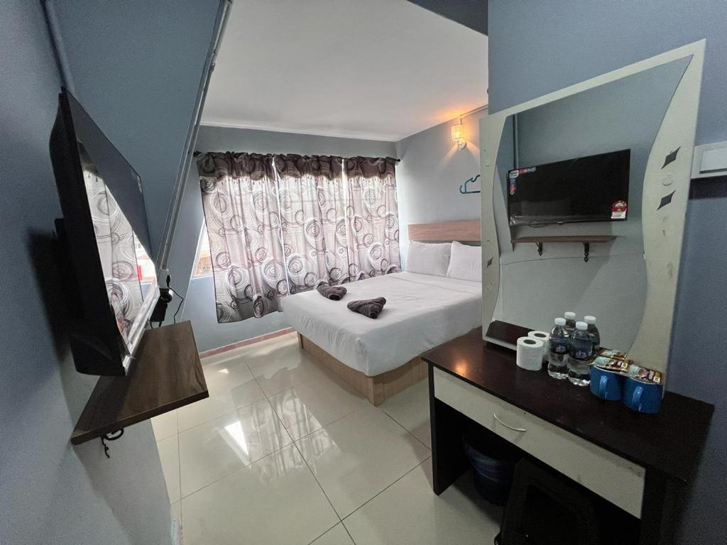 Deluxe Queen Room - Photo 3