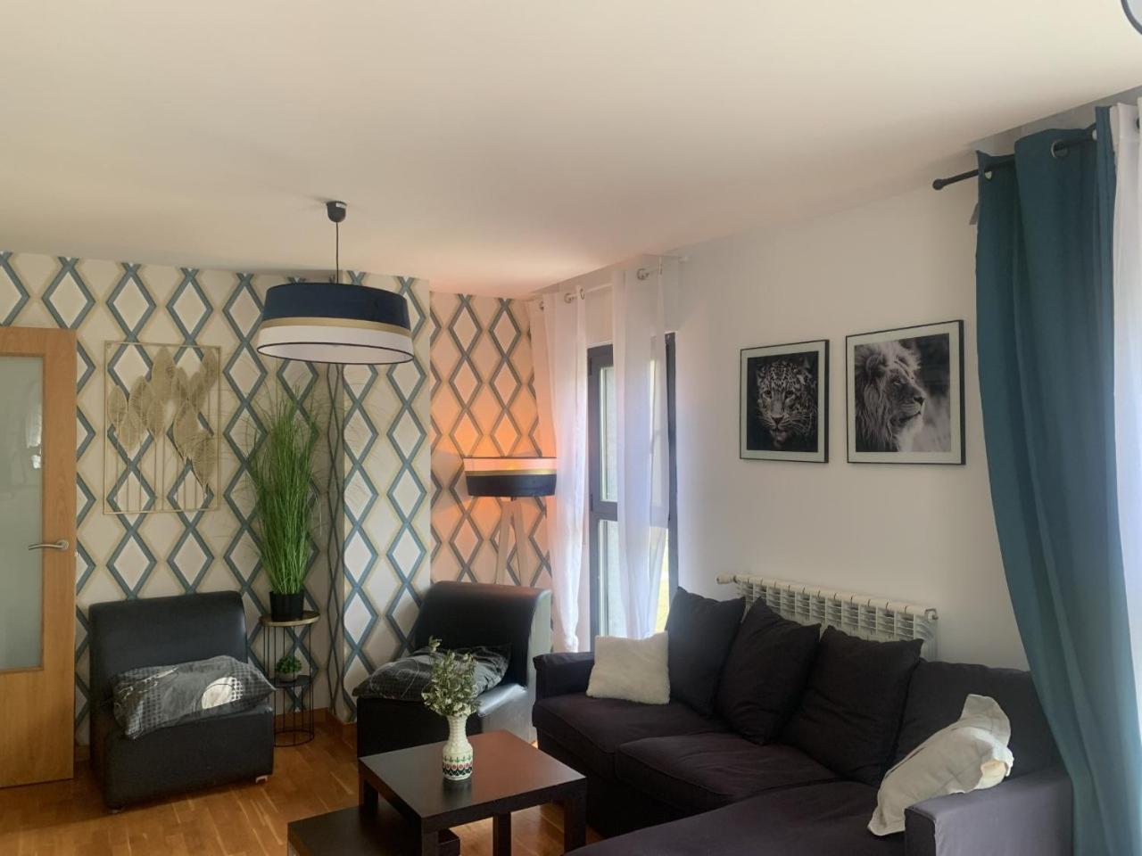 Twin Room with Shared Bathroom
