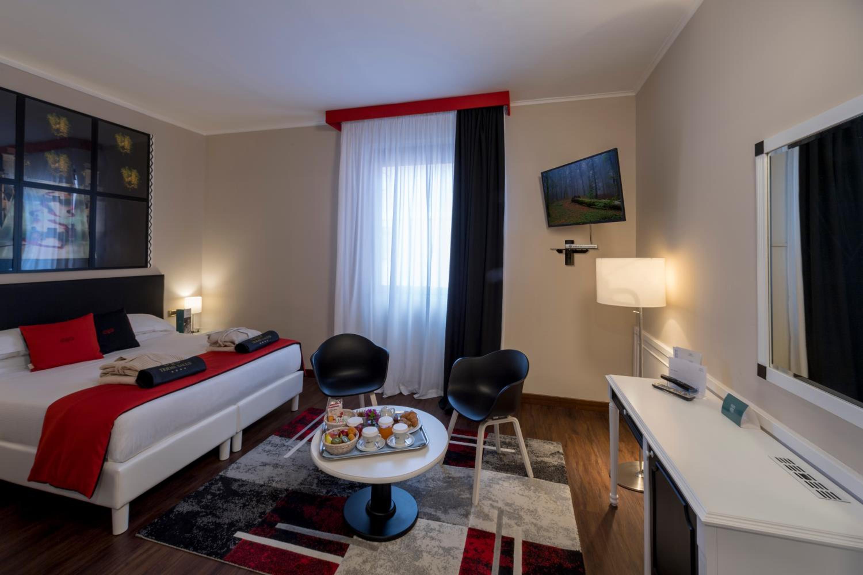 Premium Double Room with Spa Access - Photo 3