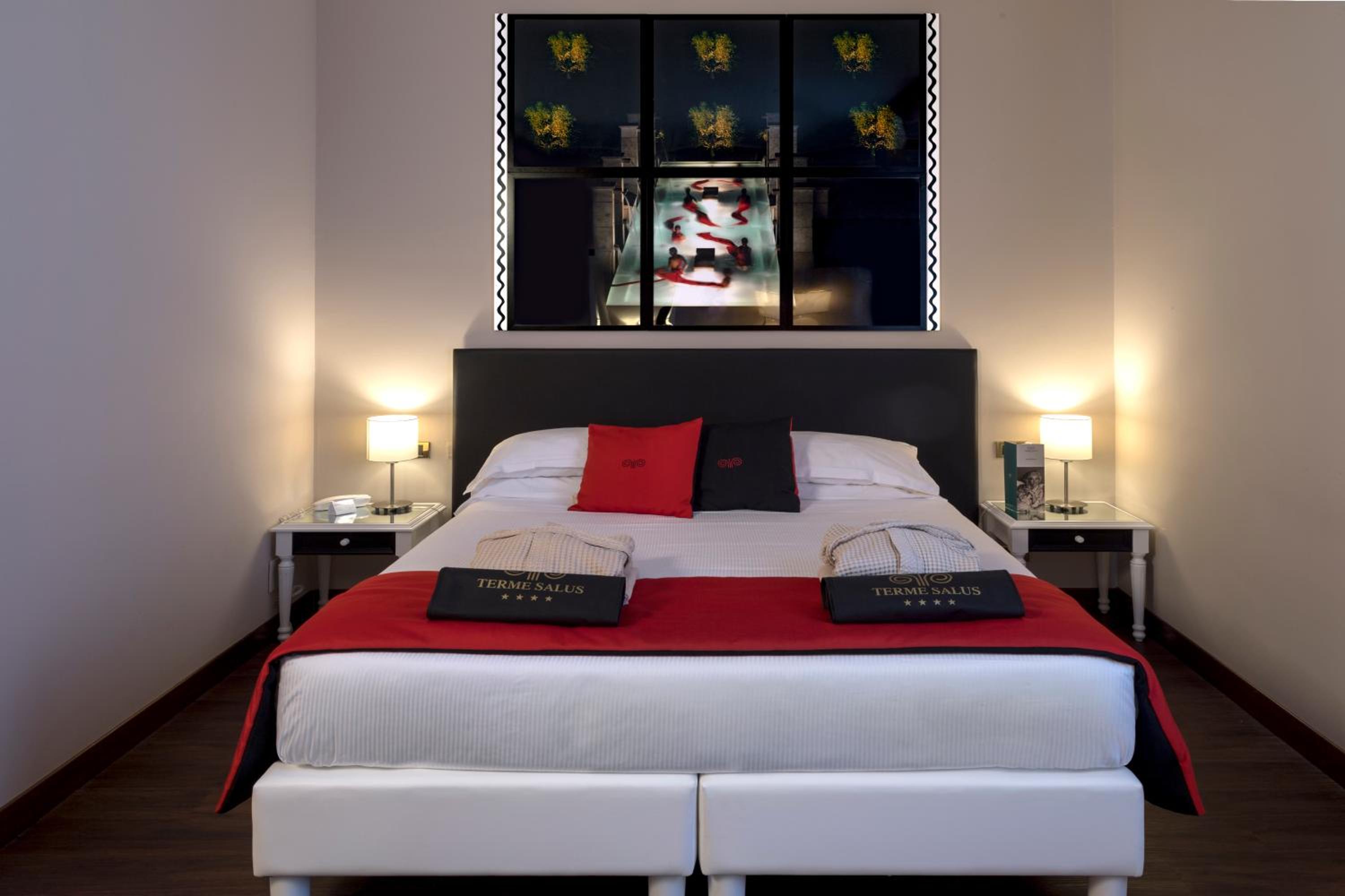 Premium Double Room with Spa Access - Photo 4