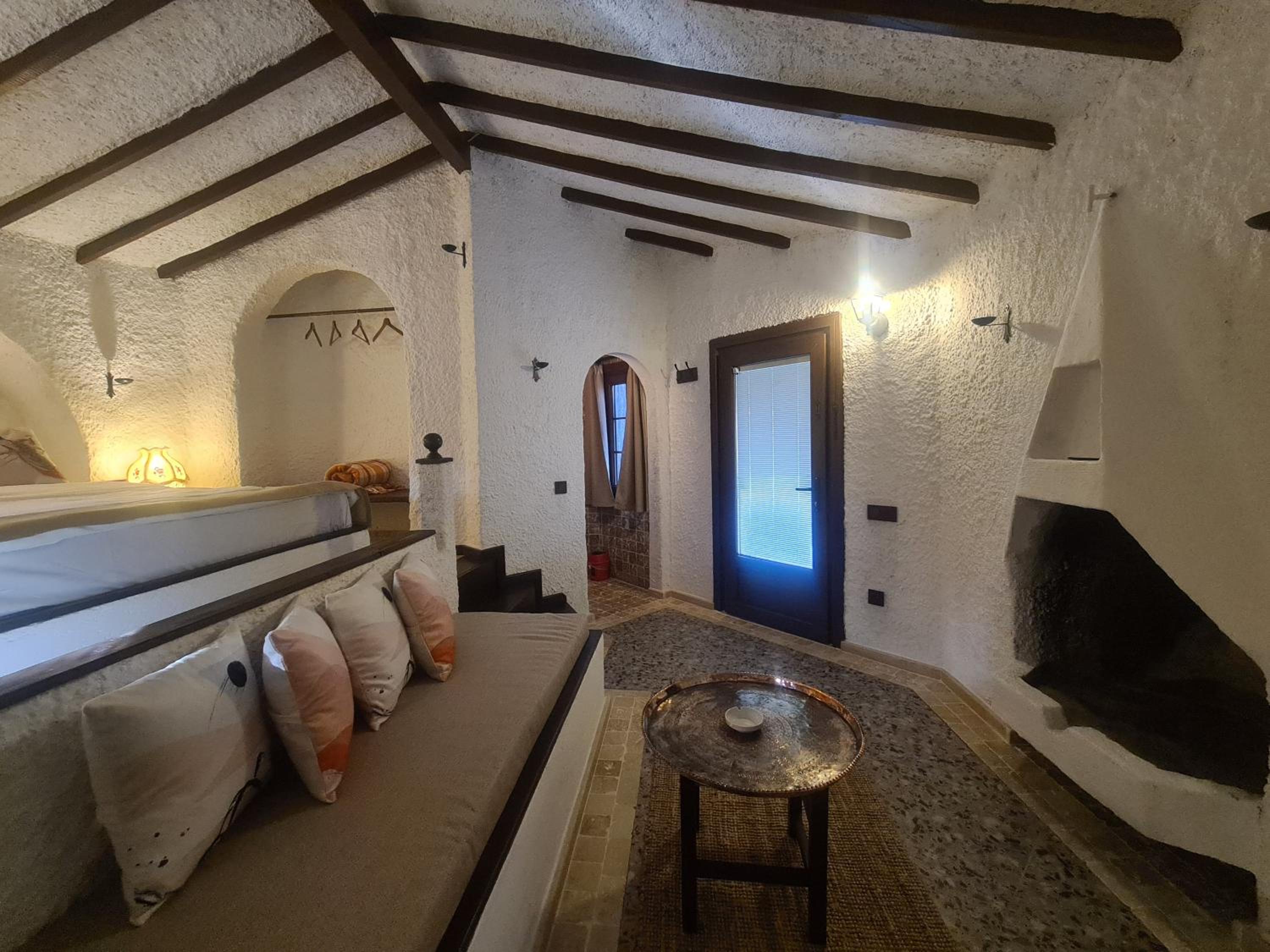 Deluxe Bungalow with Garden View - Photo 12