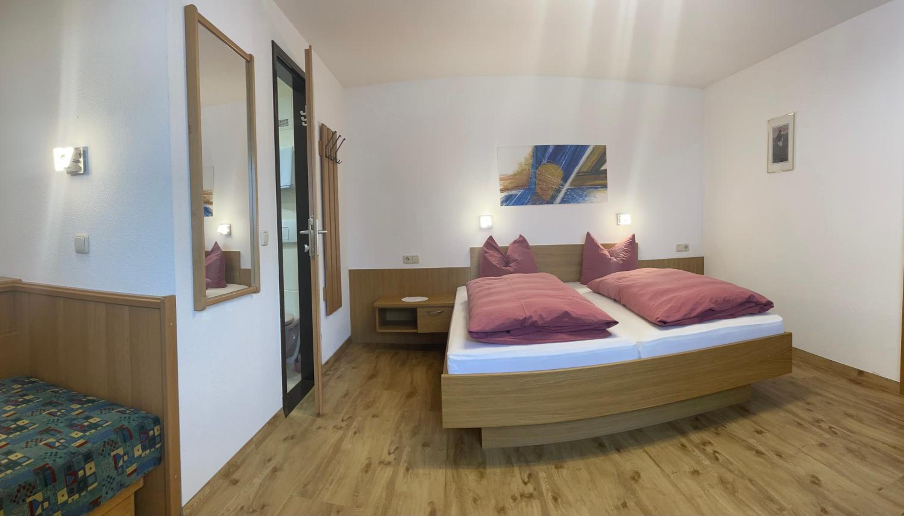 One-Bedroom Apartment with Balcony photo 1