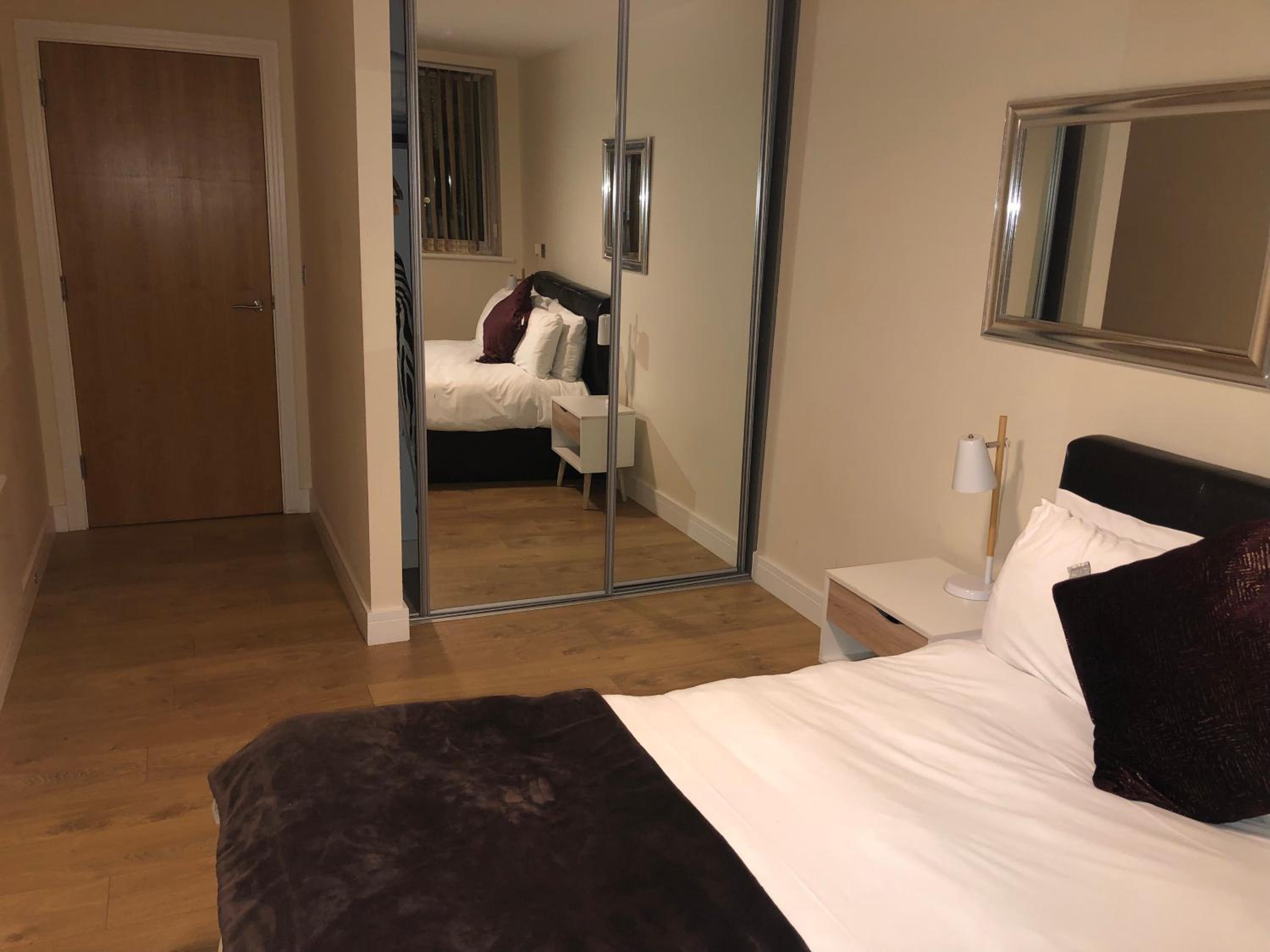 One-Bedroom Apartment - Photo 3