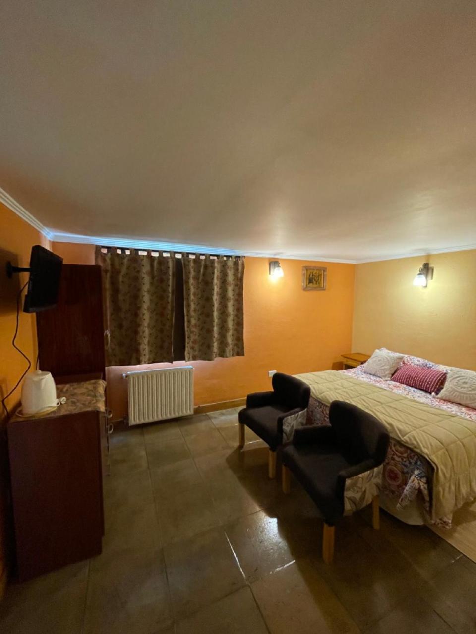 Deluxe Queen Suite photo 1