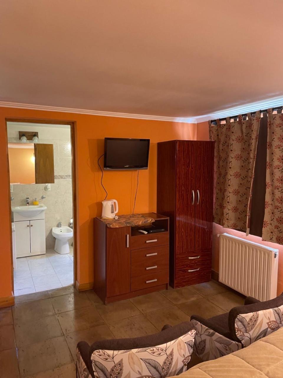 Deluxe Queen Suite photo 2