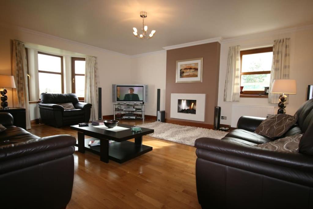 Three-Bedroom Villa photo 1