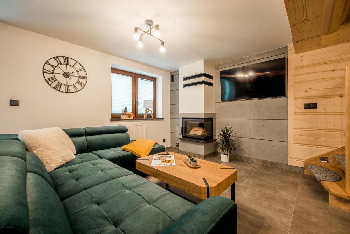 Three-Bedroom Apartment photo 2
