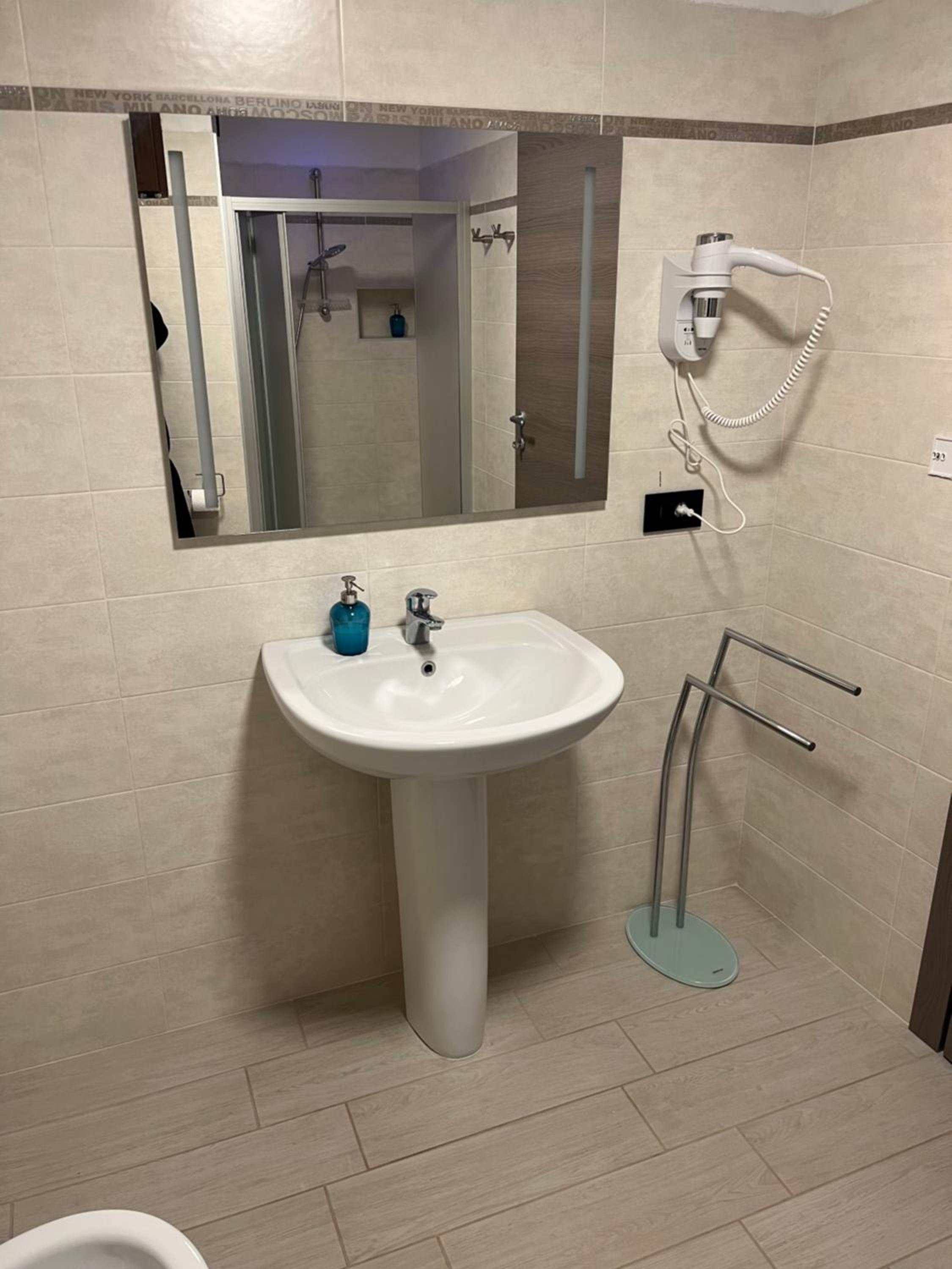Large Double Room photo 2