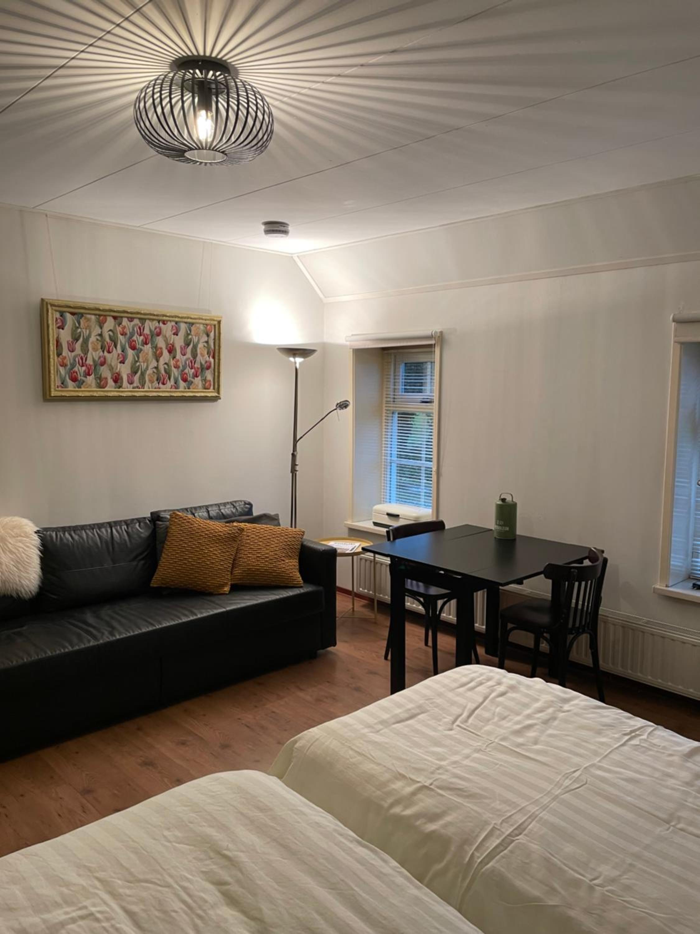 Twin Room with Private Bathroom photo 2