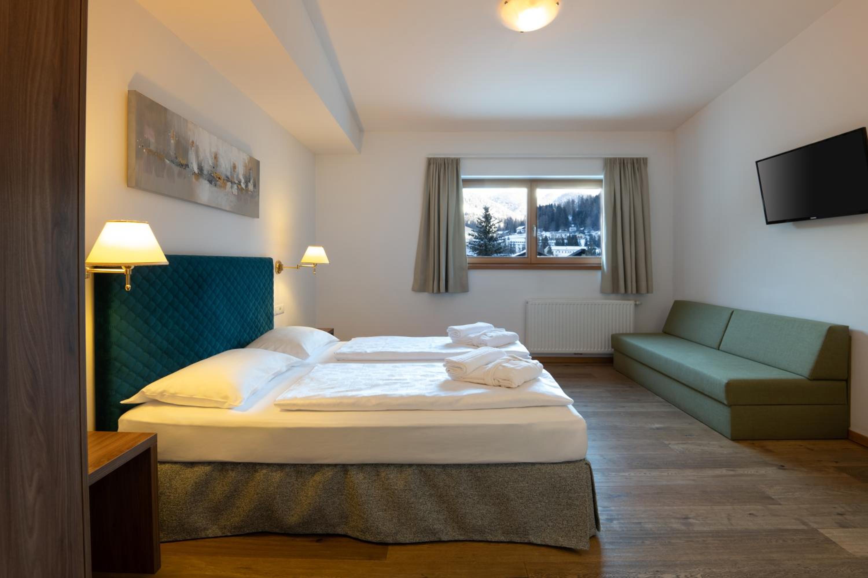 Deluxe Double Room with Shower