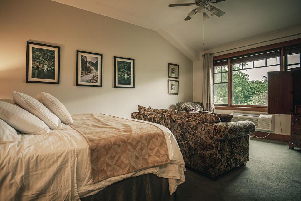 King Room with Mountain View photo 3