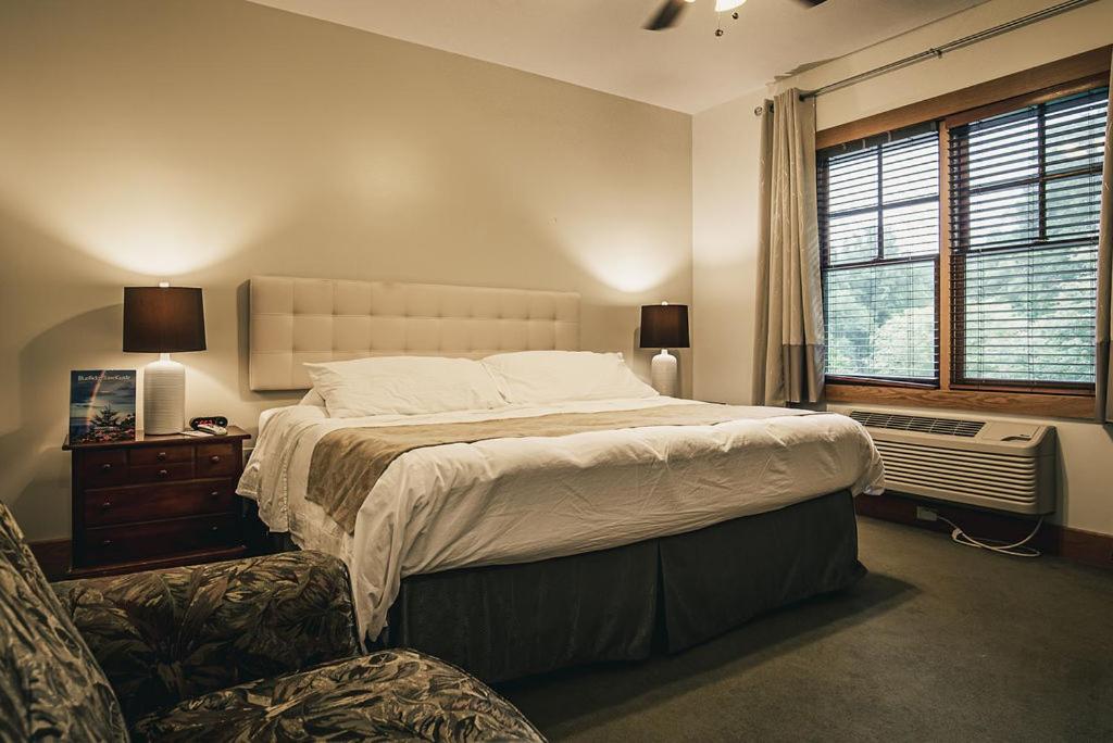 King Room with Pool View