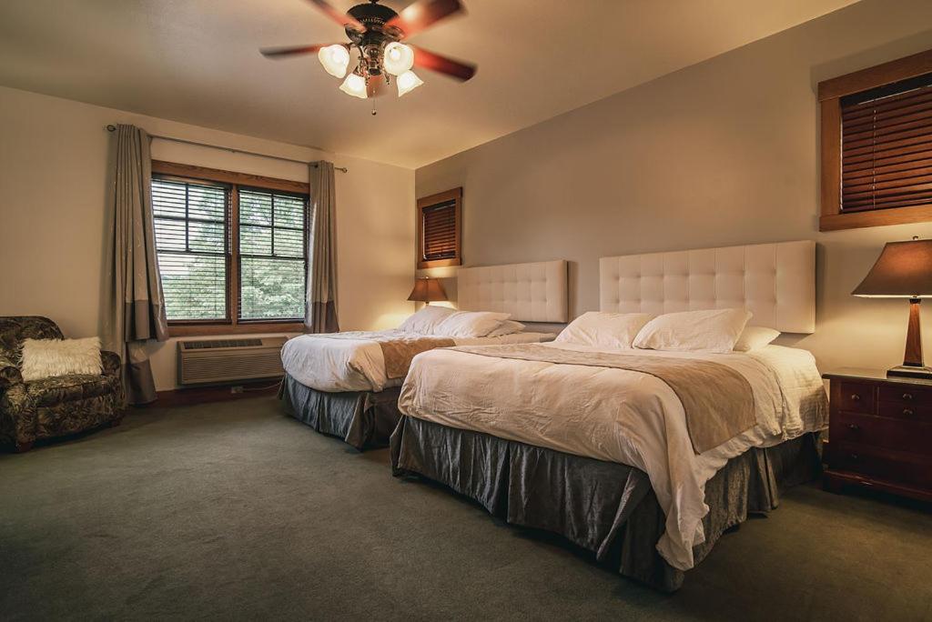 Double Room with Mountain View