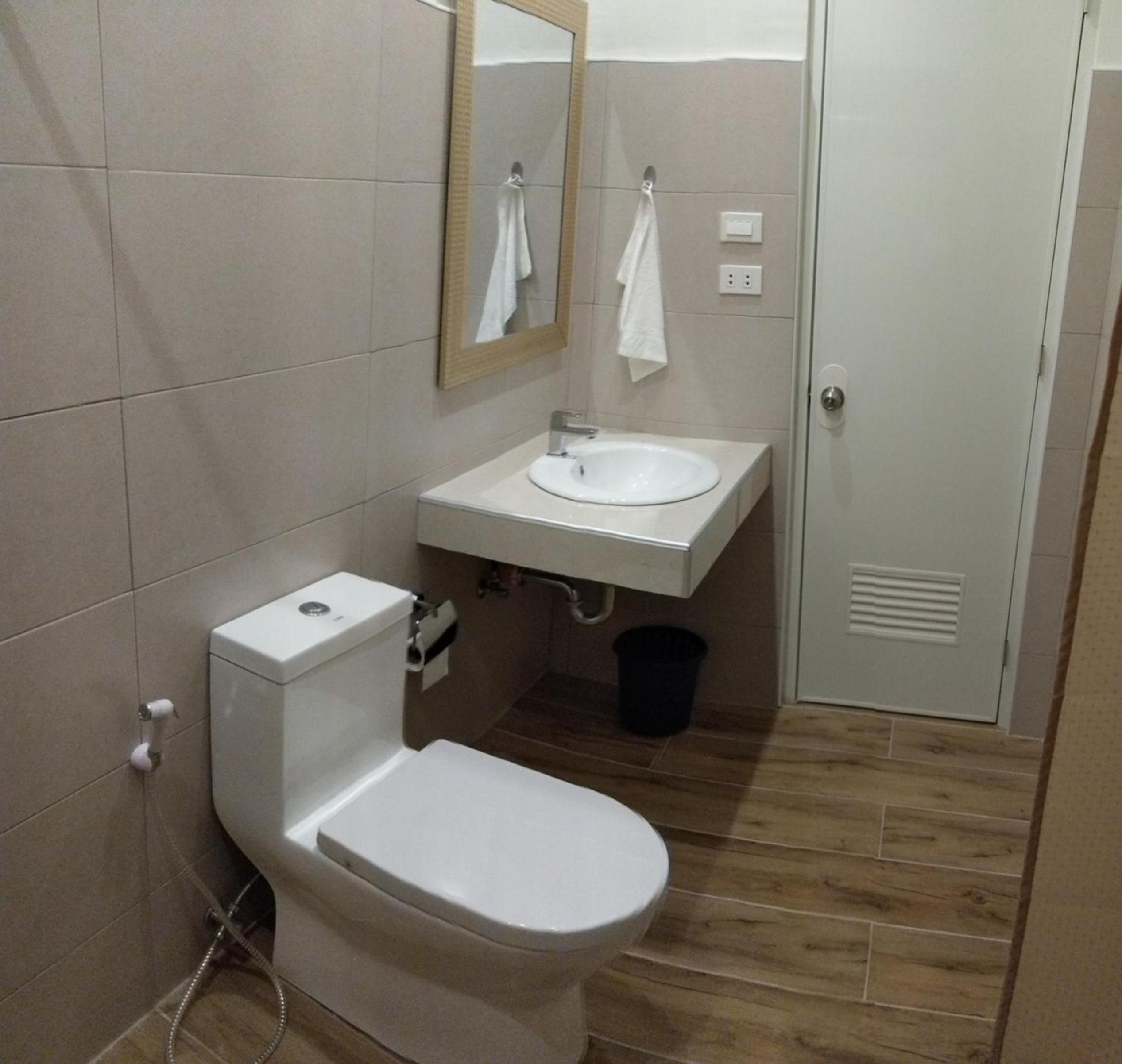 Deluxe Quadruple Room - Photo 7