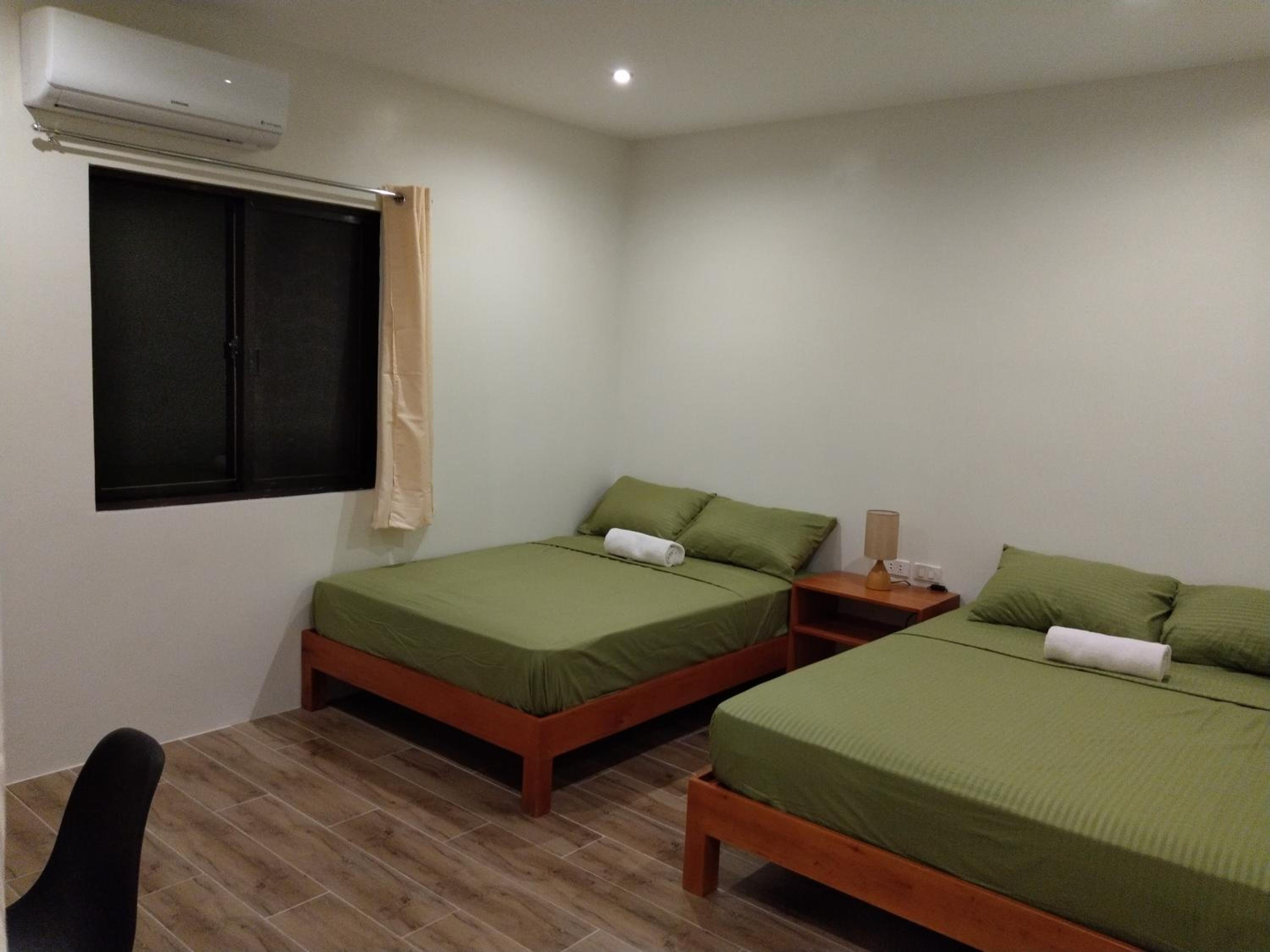 Deluxe Quadruple Room - Photo 4