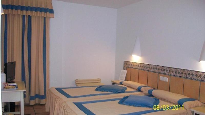 Standard Triple Room photo 2