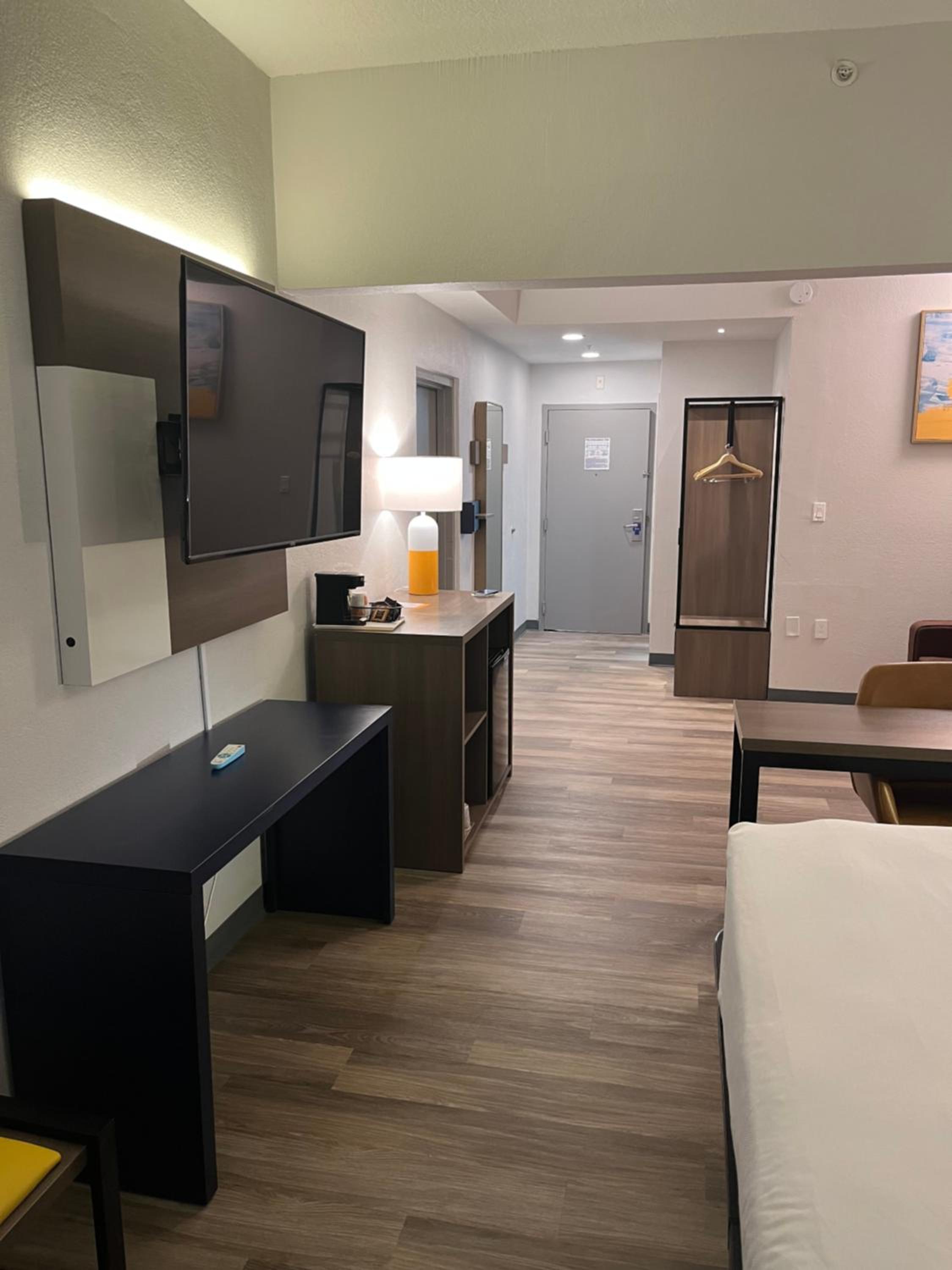 Queen Suite with Bay View - Photo 4