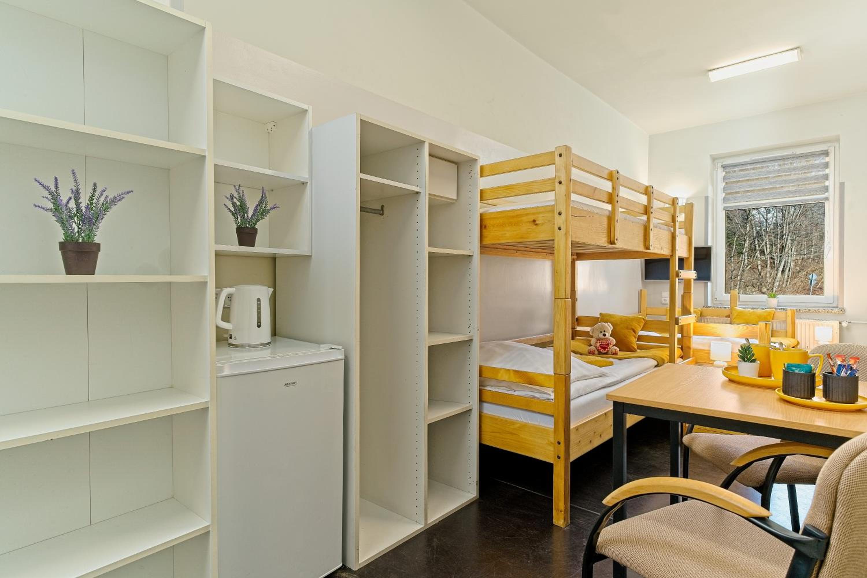 Family Room with Private Bathroom - Photo 3