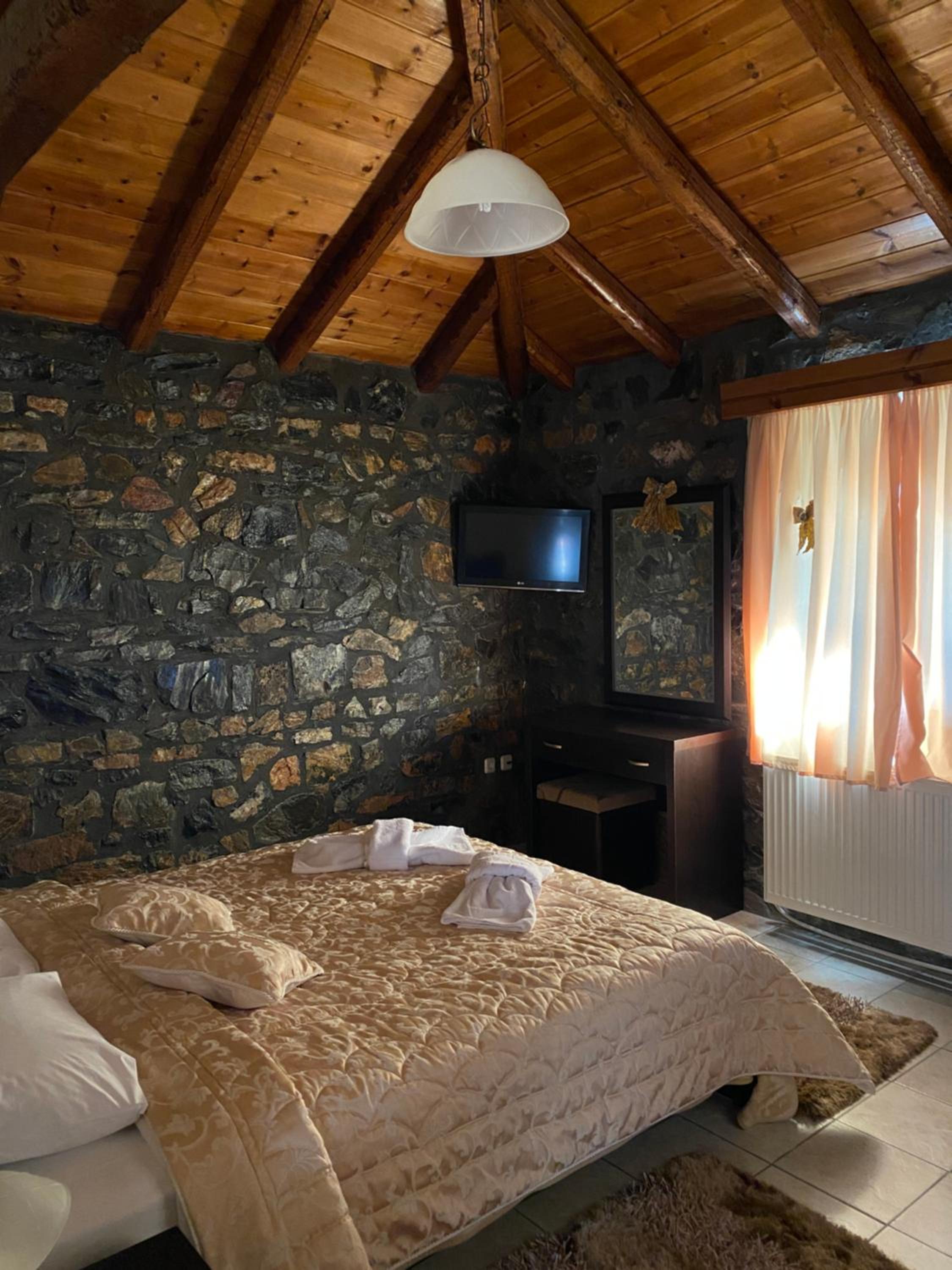 Apartment with Mountain View