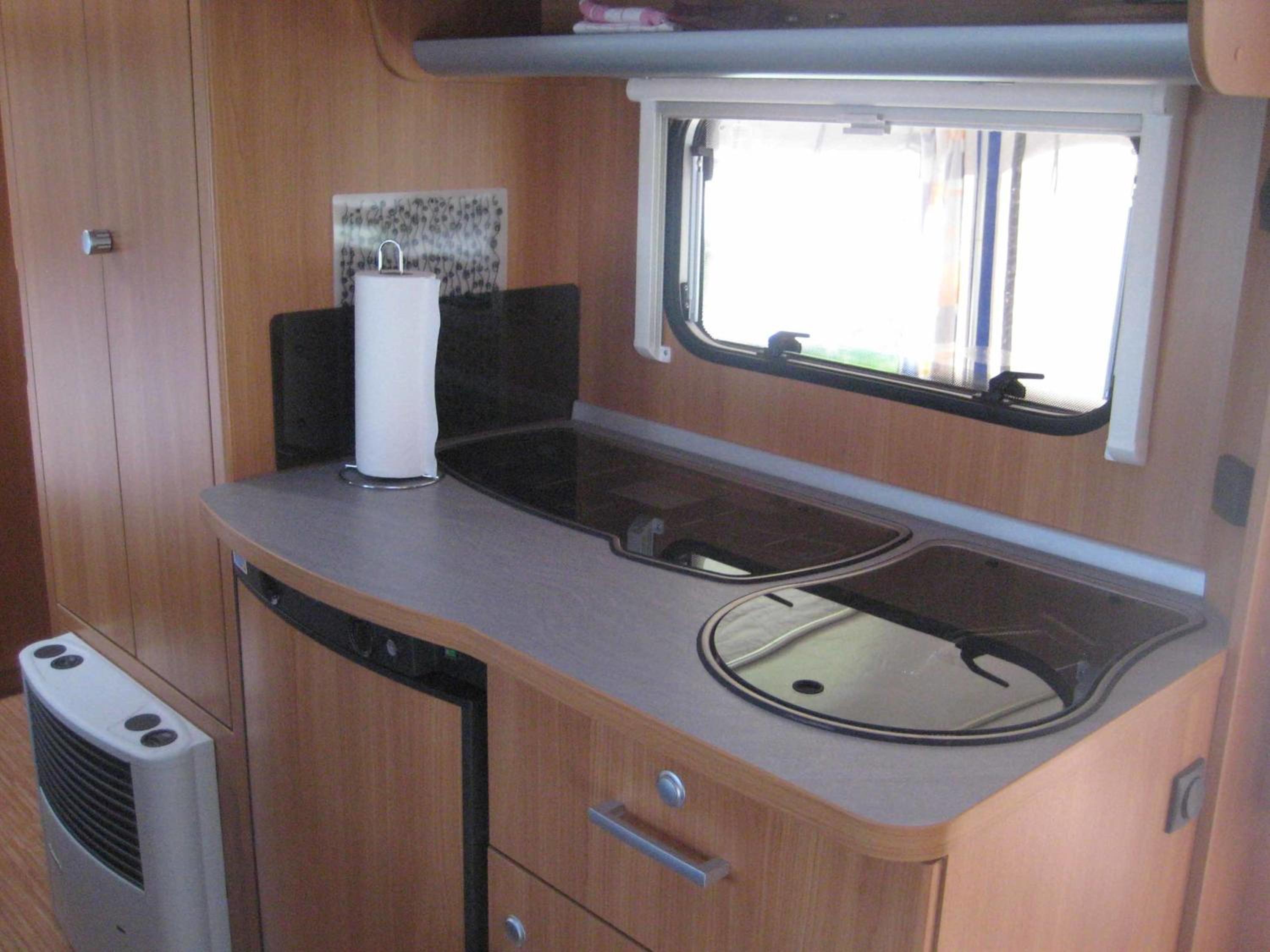Caravan (2 Adults) photo 2
