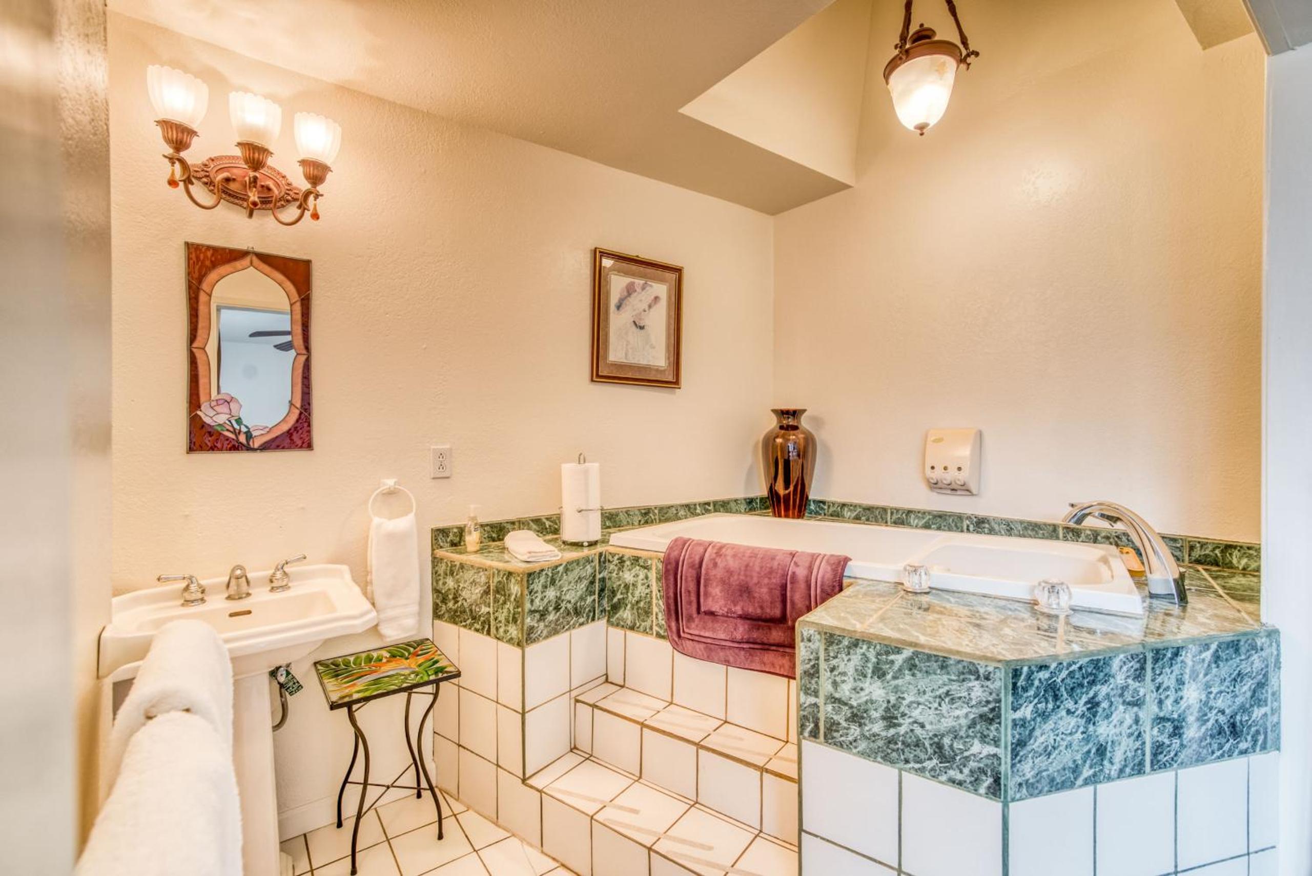 Double Room with Private Bathroom photo 3